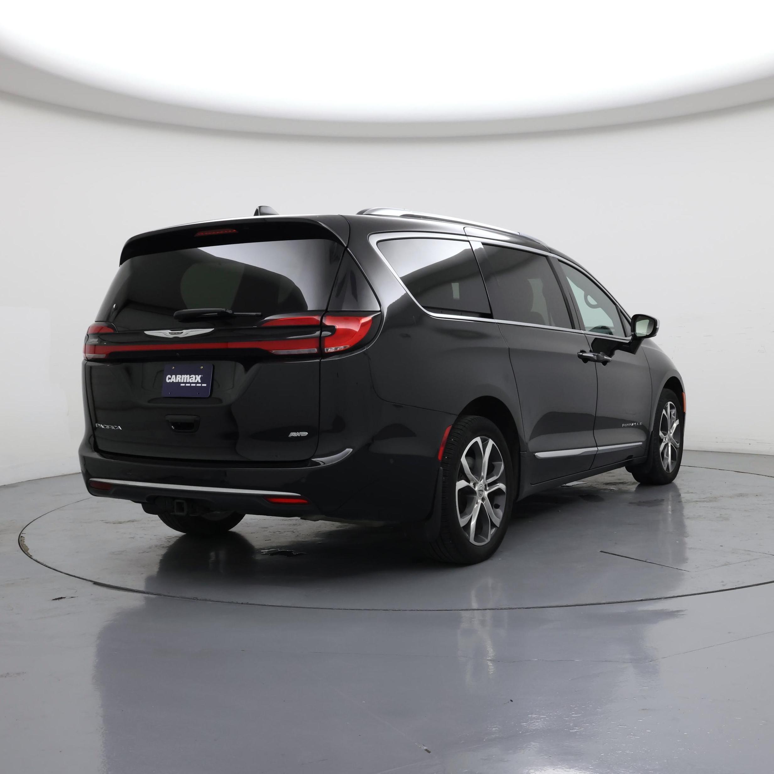 Thumbnail: 2022 Chrysler Pacifica - 8