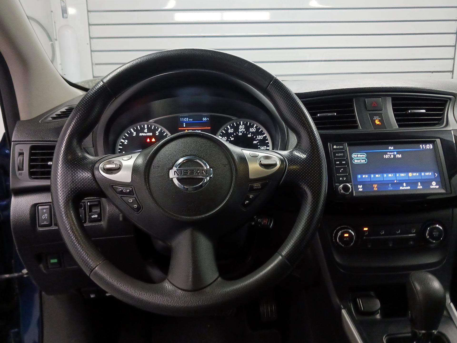 Thumbnail: 2019 Nissan Sentra - 10