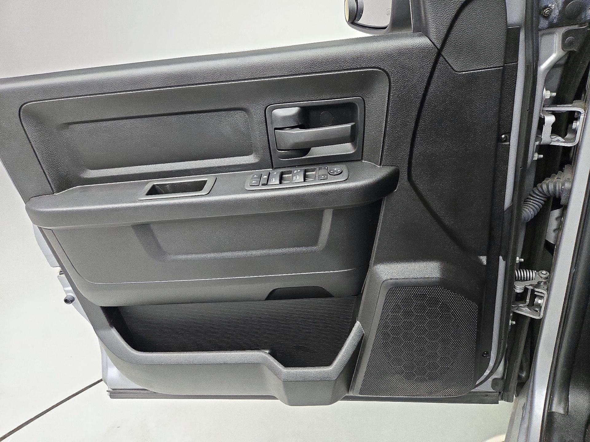 Thumbnail: 2022 RAM 1500 Classic - 12