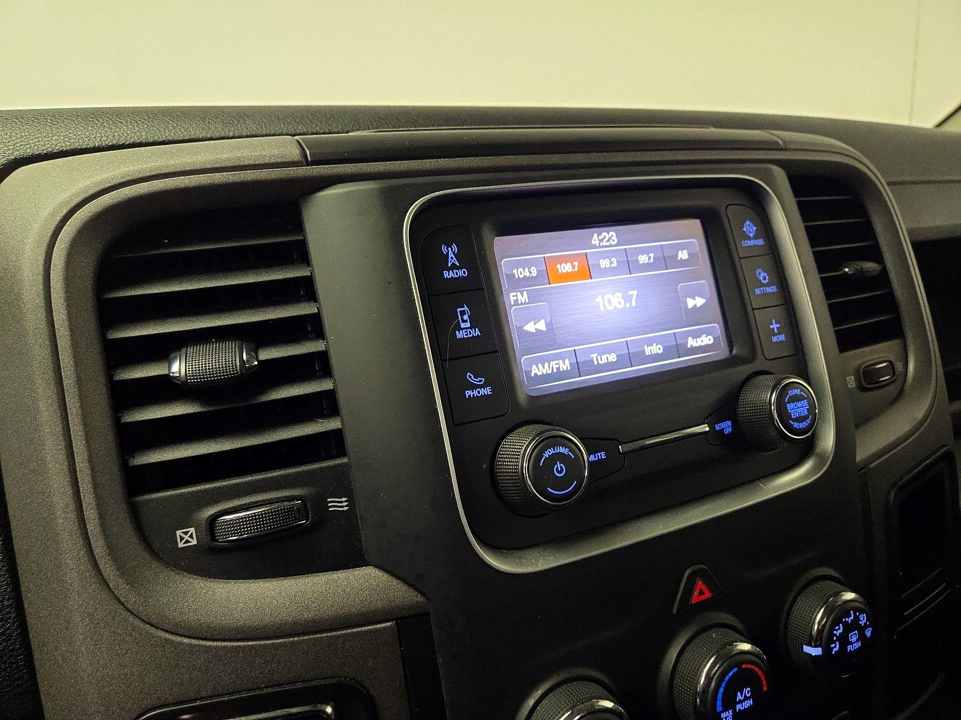 Thumbnail: 2022 RAM 1500 Classic - 15