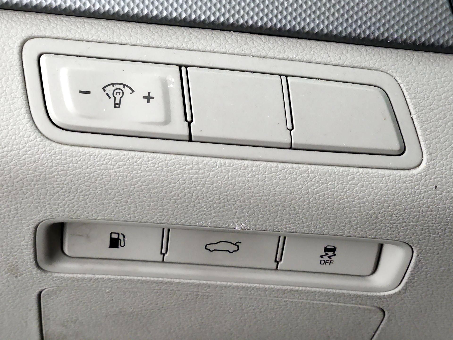 Thumbnail: 2015 Hyundai Sonata - 13