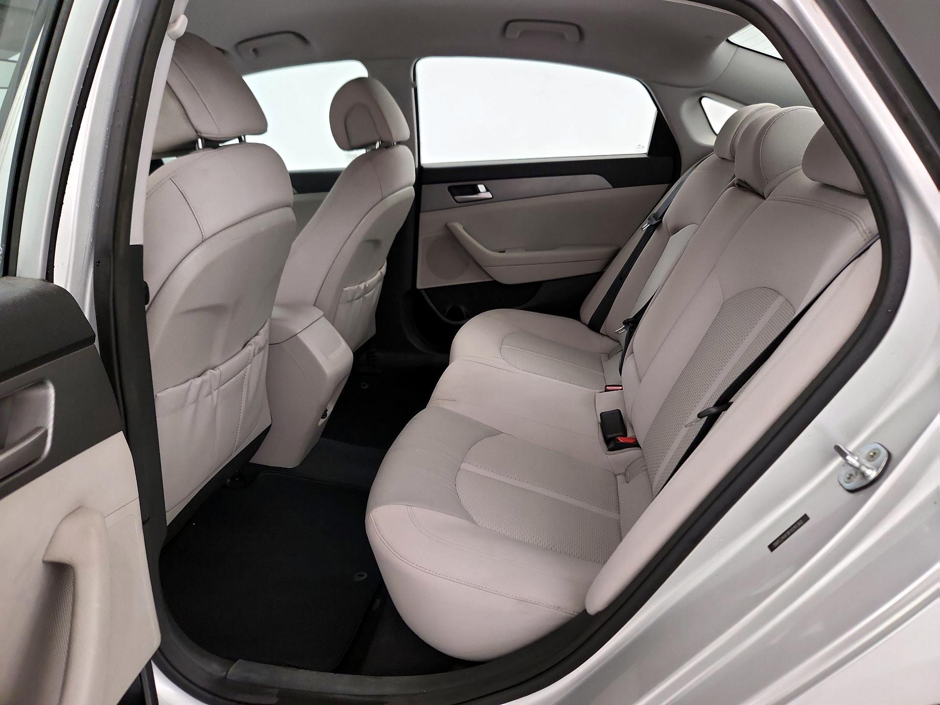 Thumbnail: 2015 Hyundai Sonata - 18