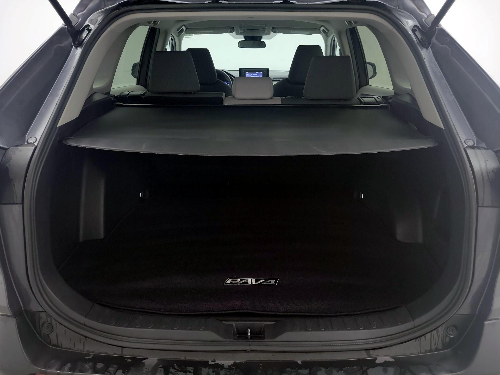 Thumbnail: 2020 Toyota RAV4 - 20