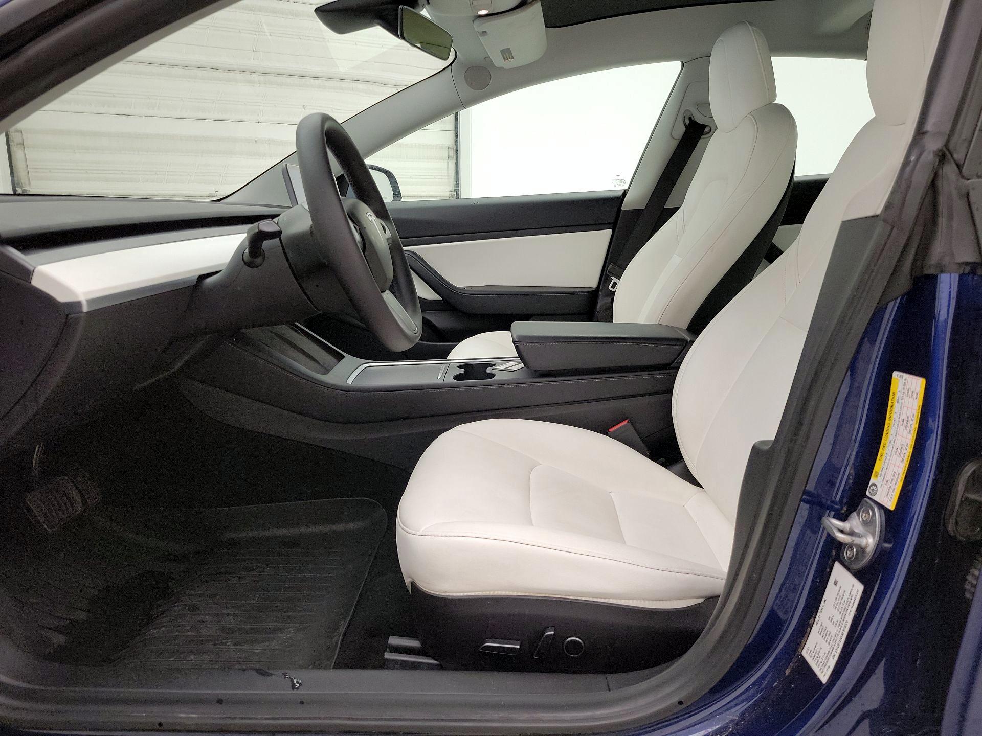 Thumbnail: 2021 Tesla Model 3 - 11