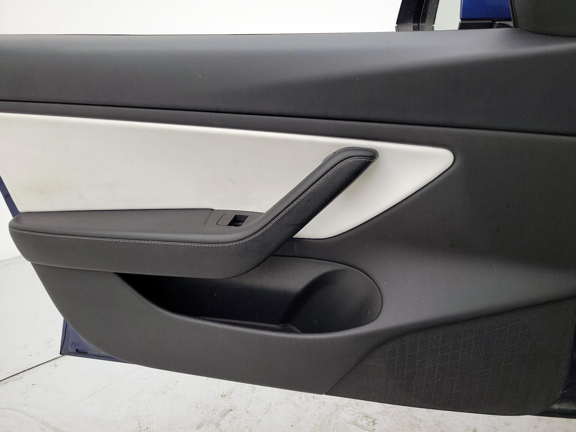 Thumbnail: 2021 Tesla Model 3 - 12