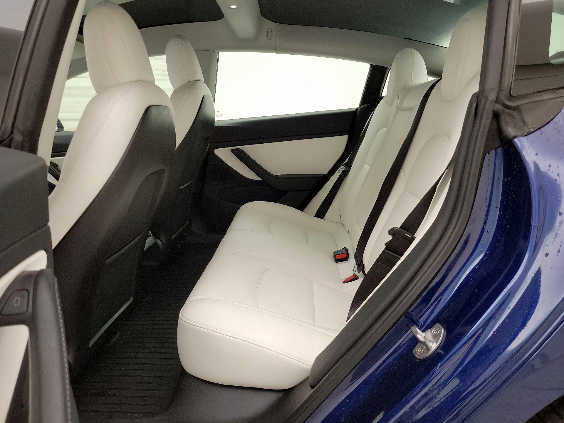 Thumbnail: 2021 Tesla Model 3 - 17