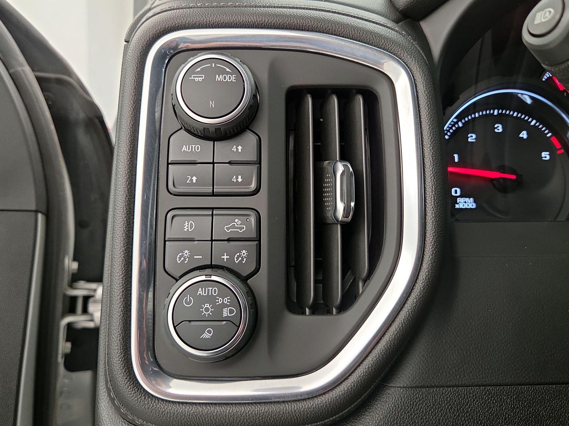 Thumbnail: 2021 Chevrolet Silverado 2500 - 13