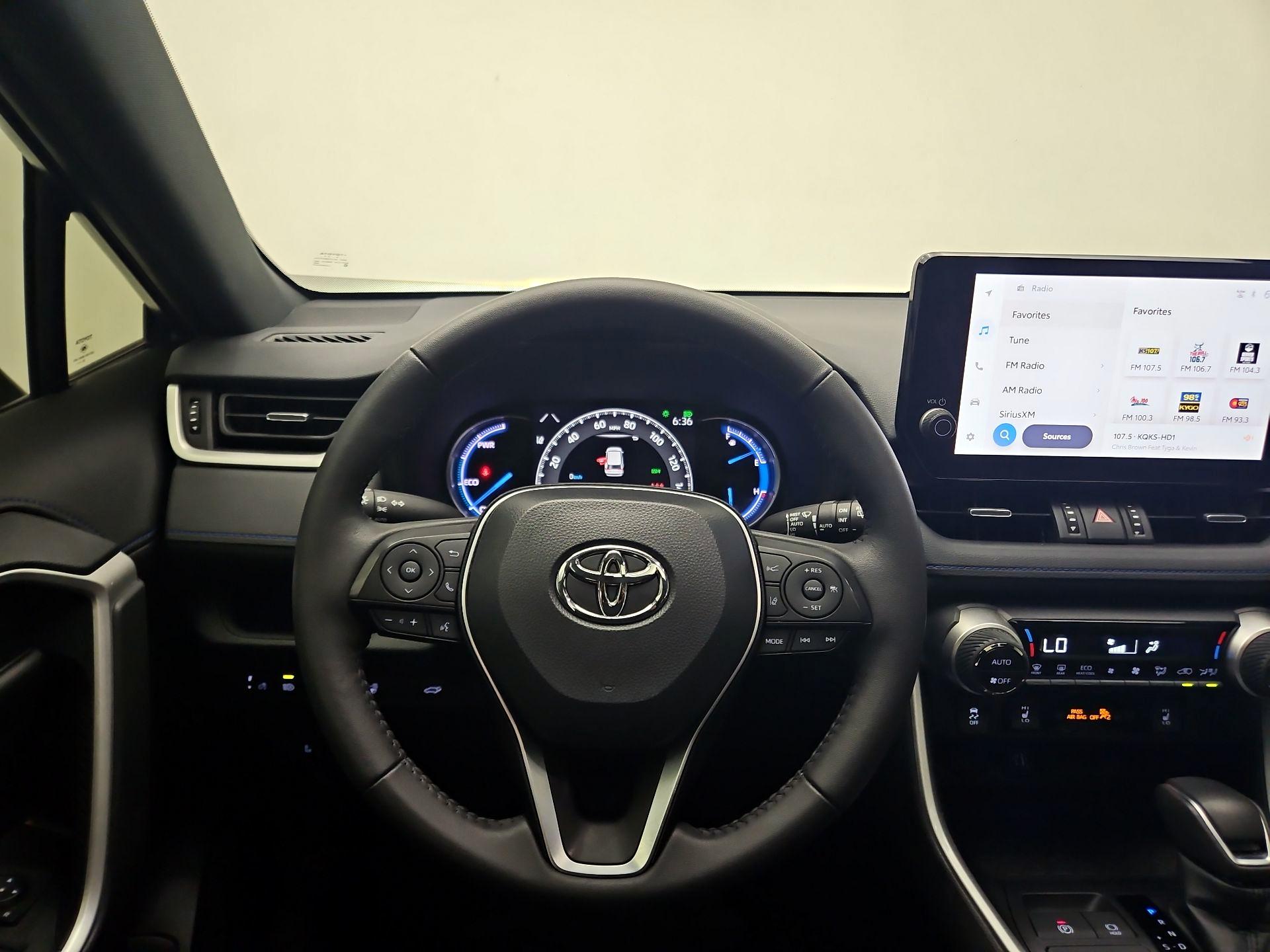 Thumbnail: 2024 Toyota RAV4 - 10