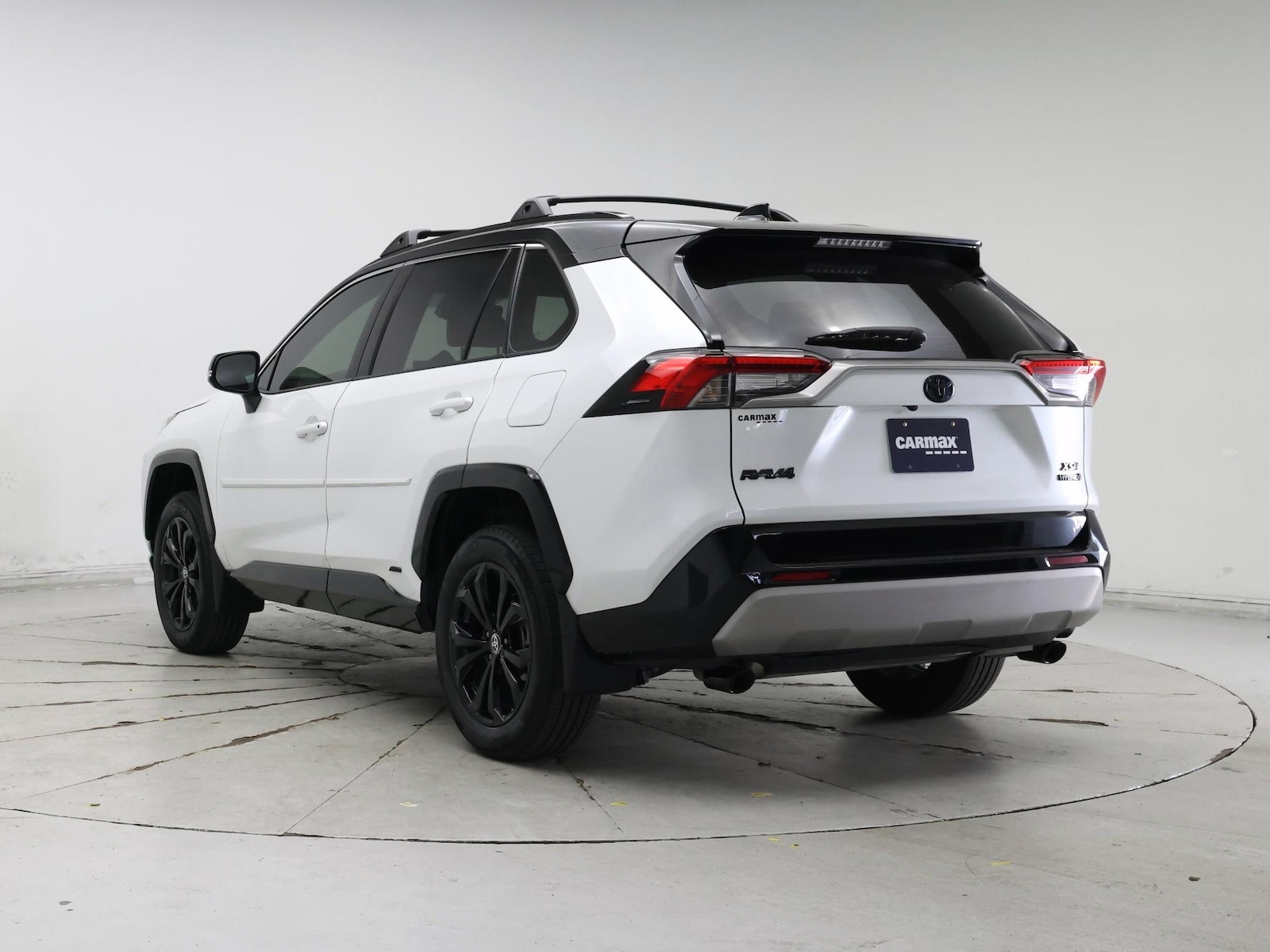 2024 Toyota RAV4 XSE - Photo 3