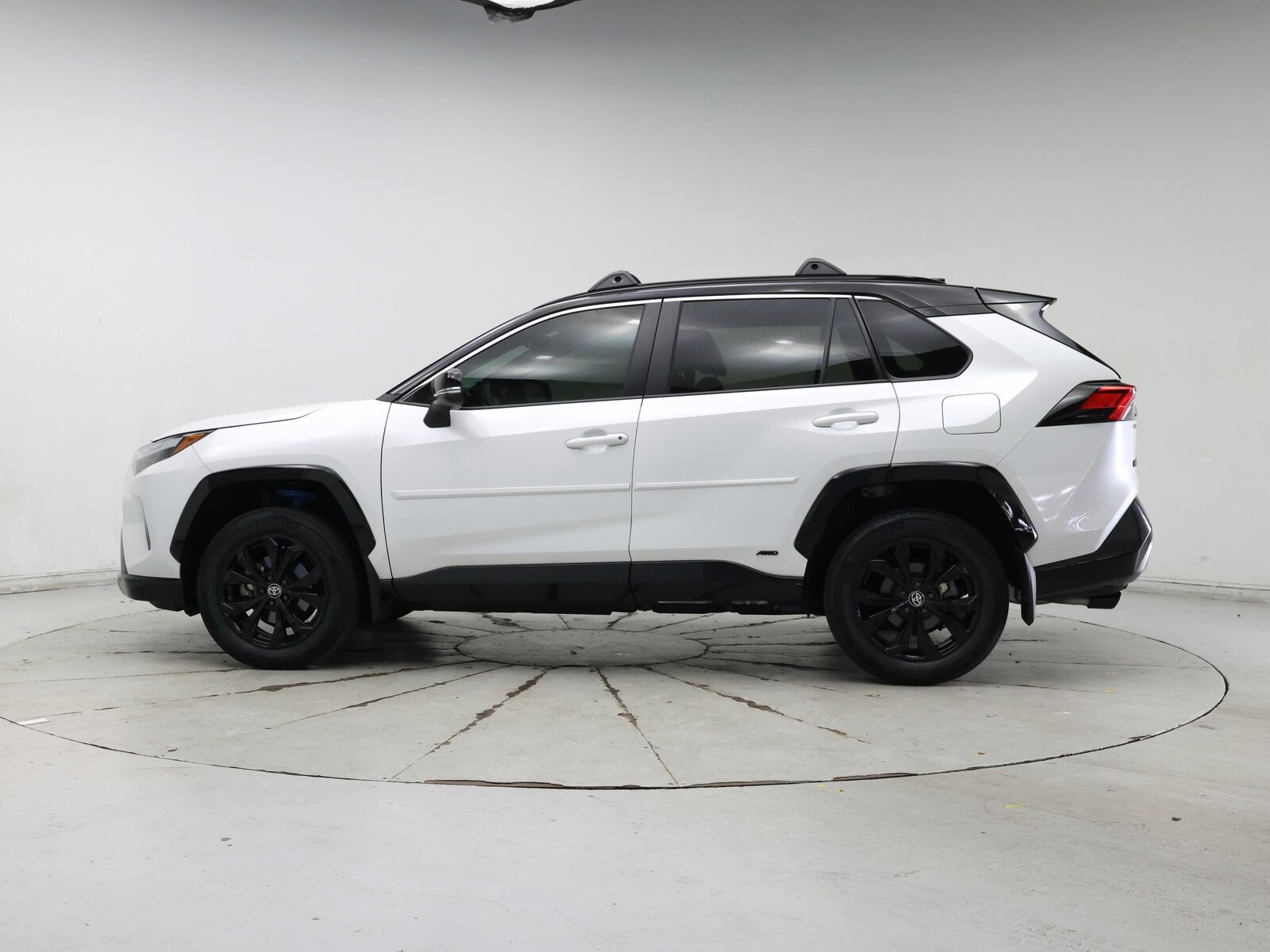2024 Toyota RAV4 XSE - Photo 4