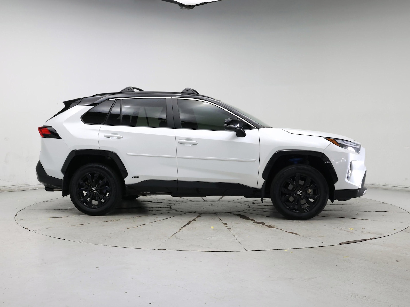 2024 Toyota RAV4 XSE - Photo 8