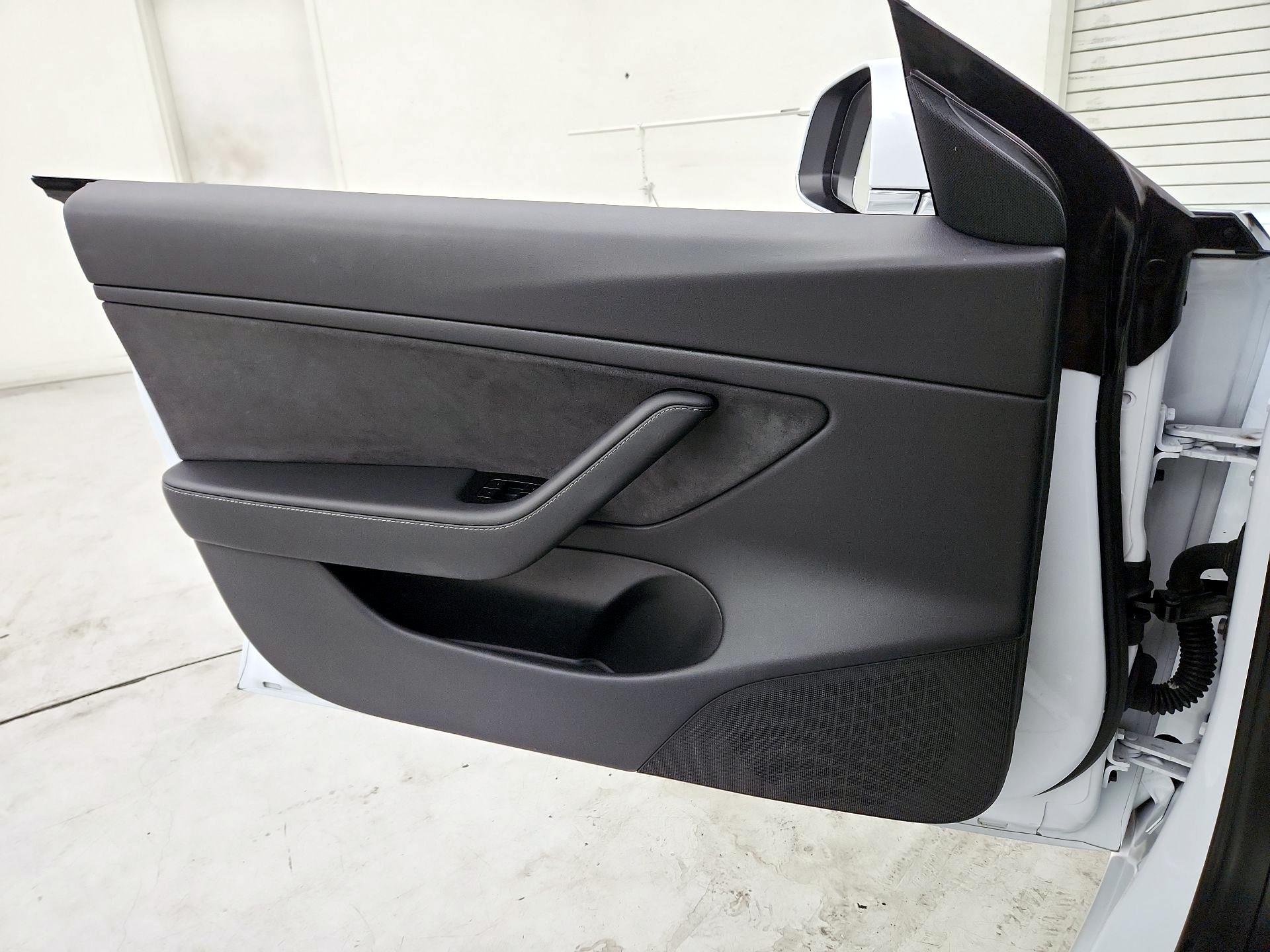 Thumbnail: 2020 Tesla Model 3 - 12