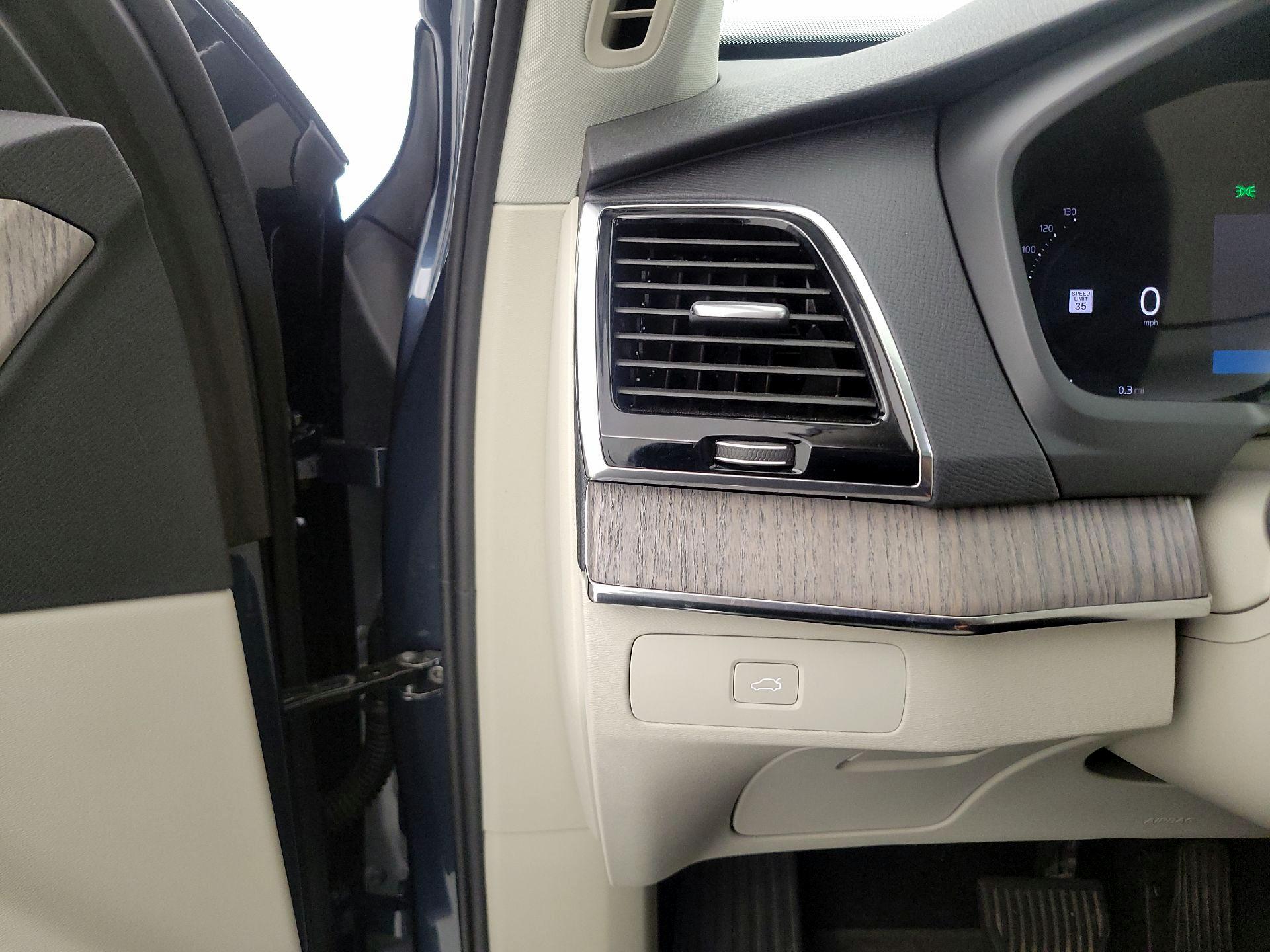 Thumbnail: 2024 Volvo XC90 - 13
