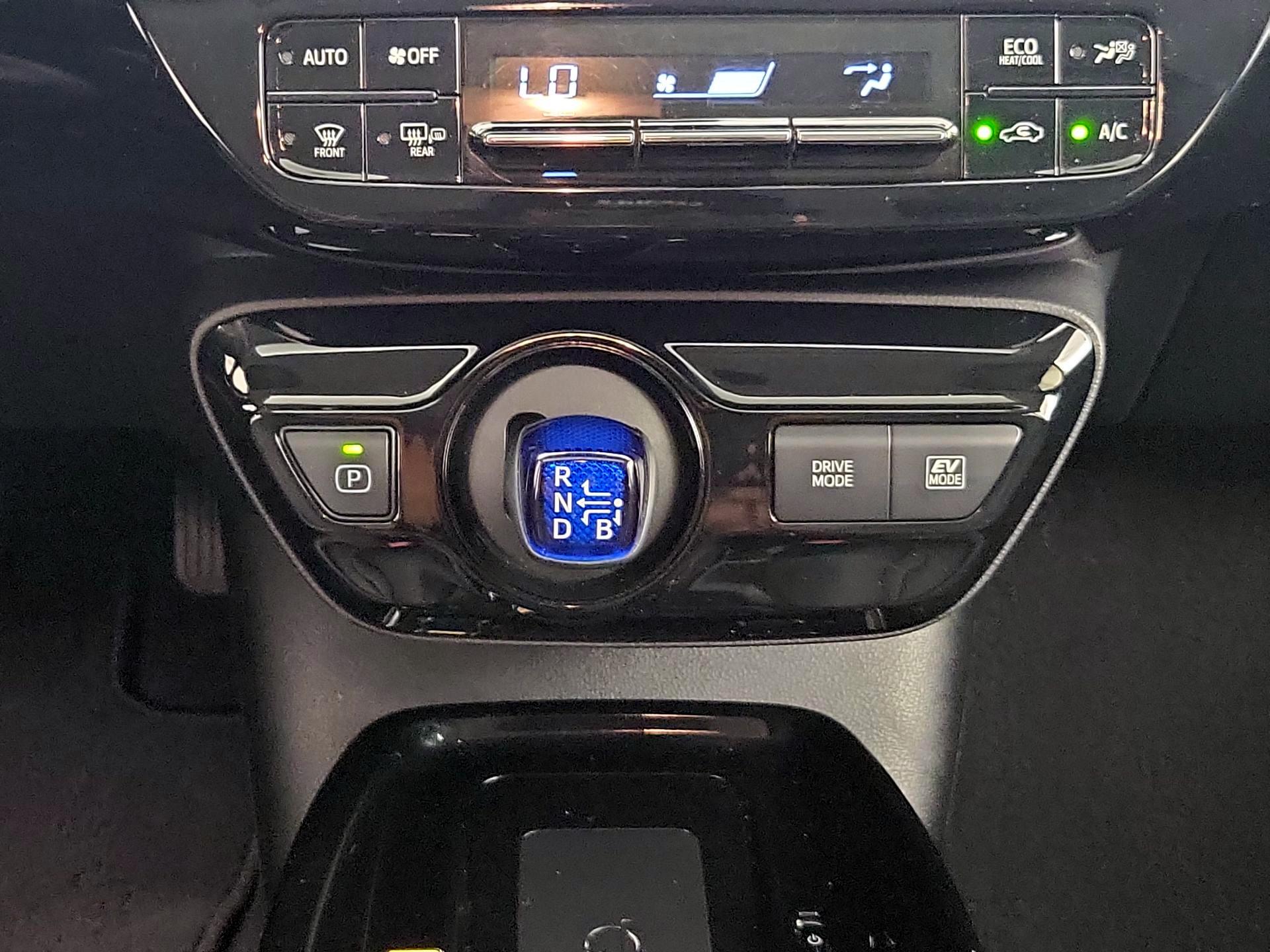 Thumbnail: 2019 Toyota Prius - 17