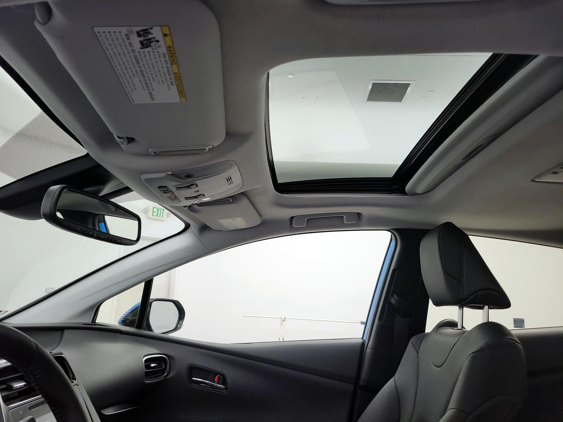 Thumbnail: 2019 Toyota Prius - 19