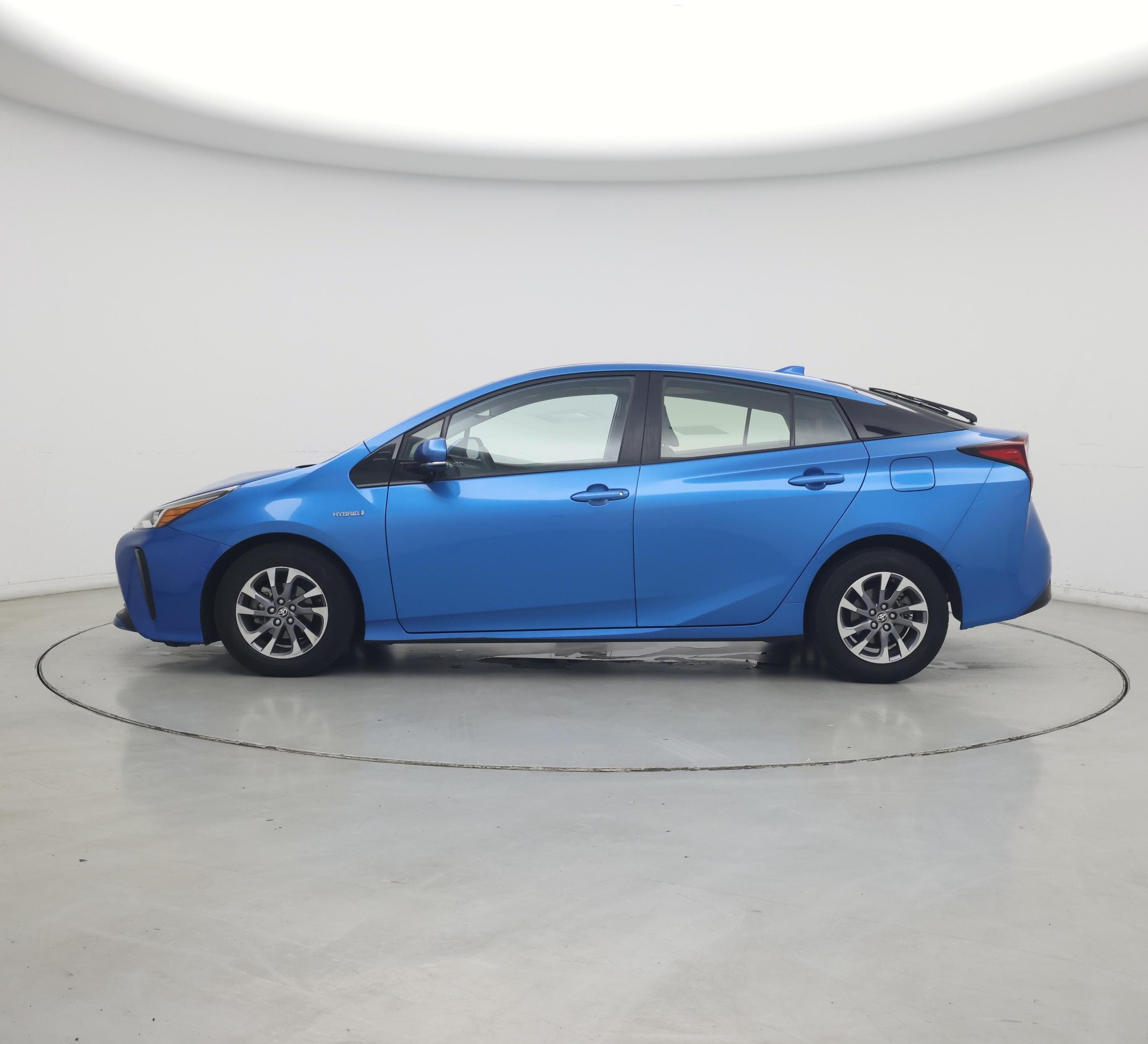 Thumbnail: 2019 Toyota Prius - 3