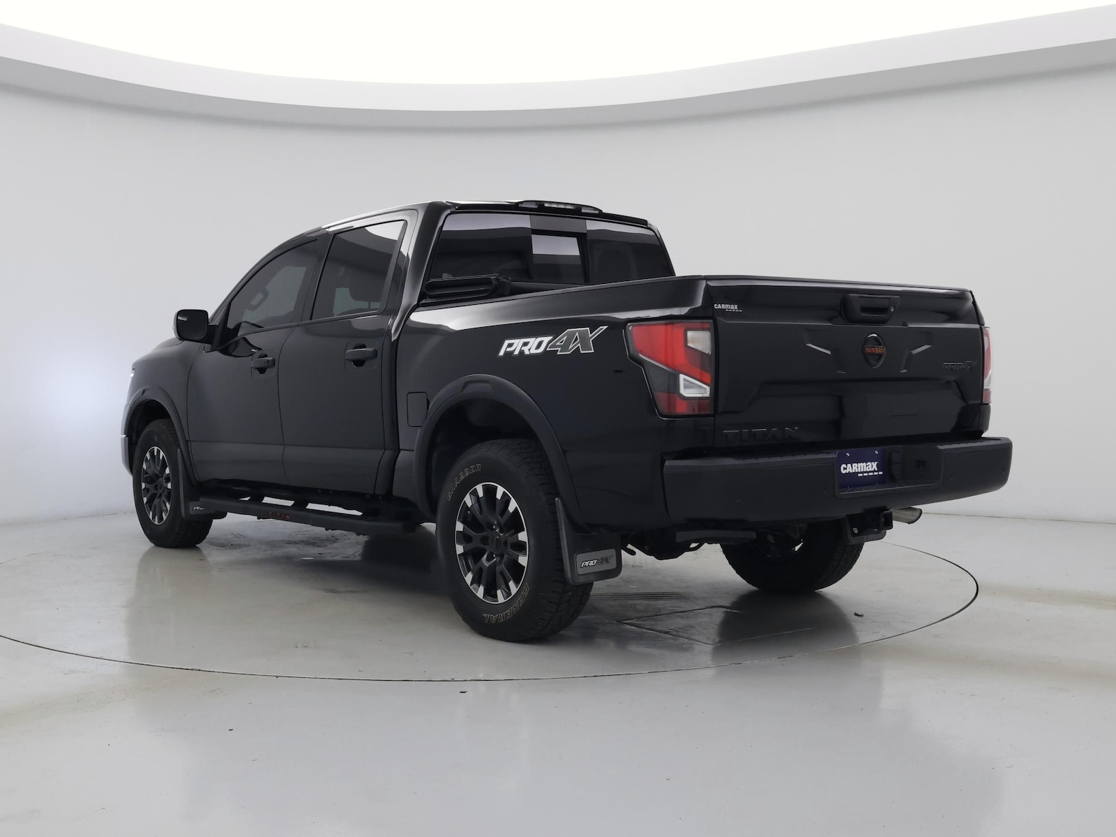 2021 Nissan Titan PRO-4X - Photo 3