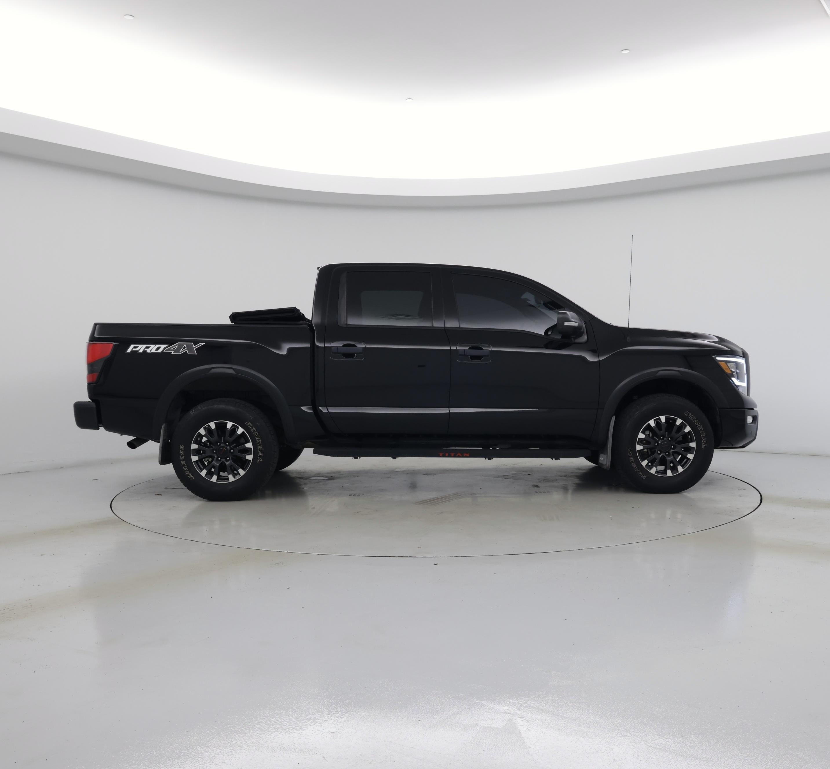 Thumbnail: 2021 Nissan Titan - 7