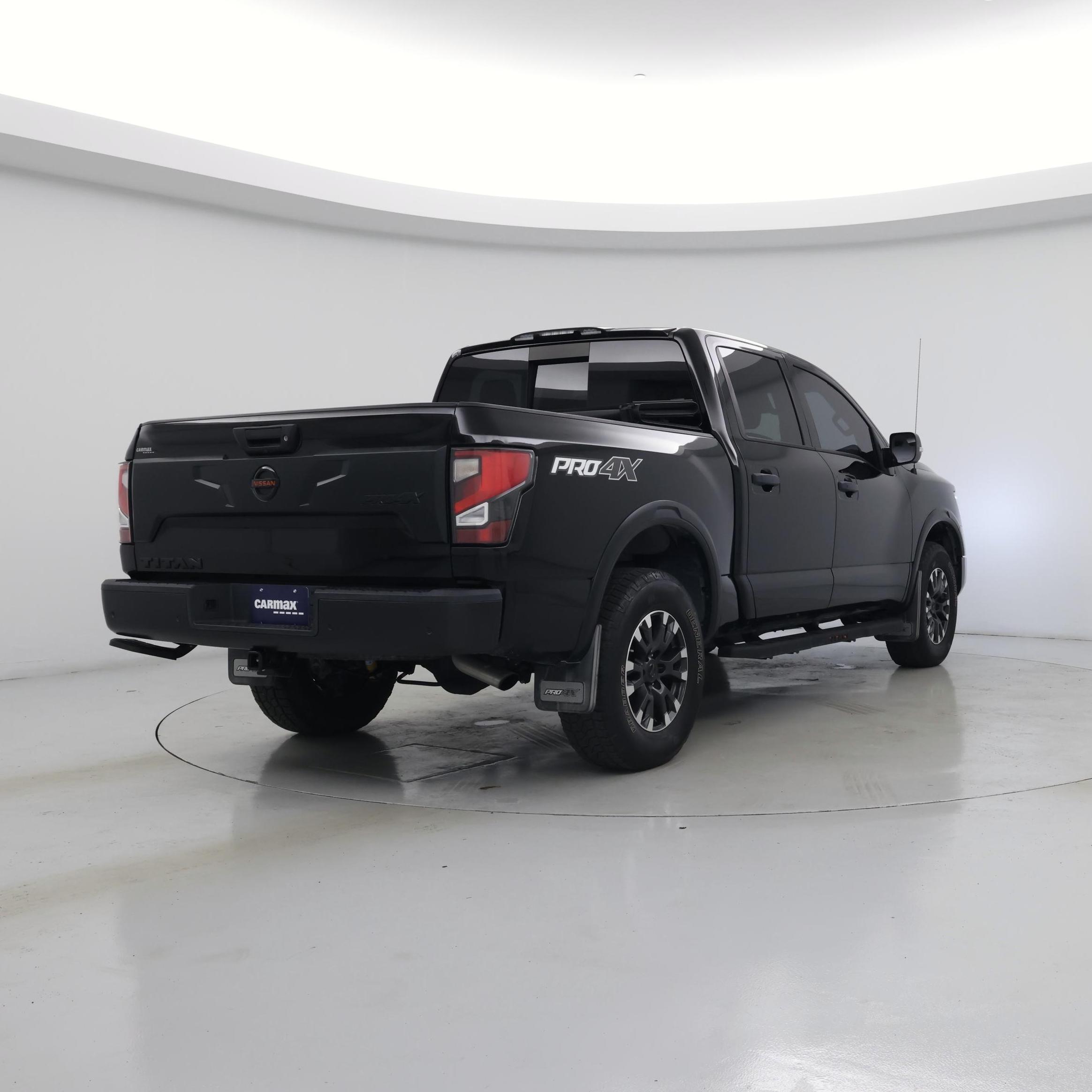 Thumbnail: 2021 Nissan Titan - 8