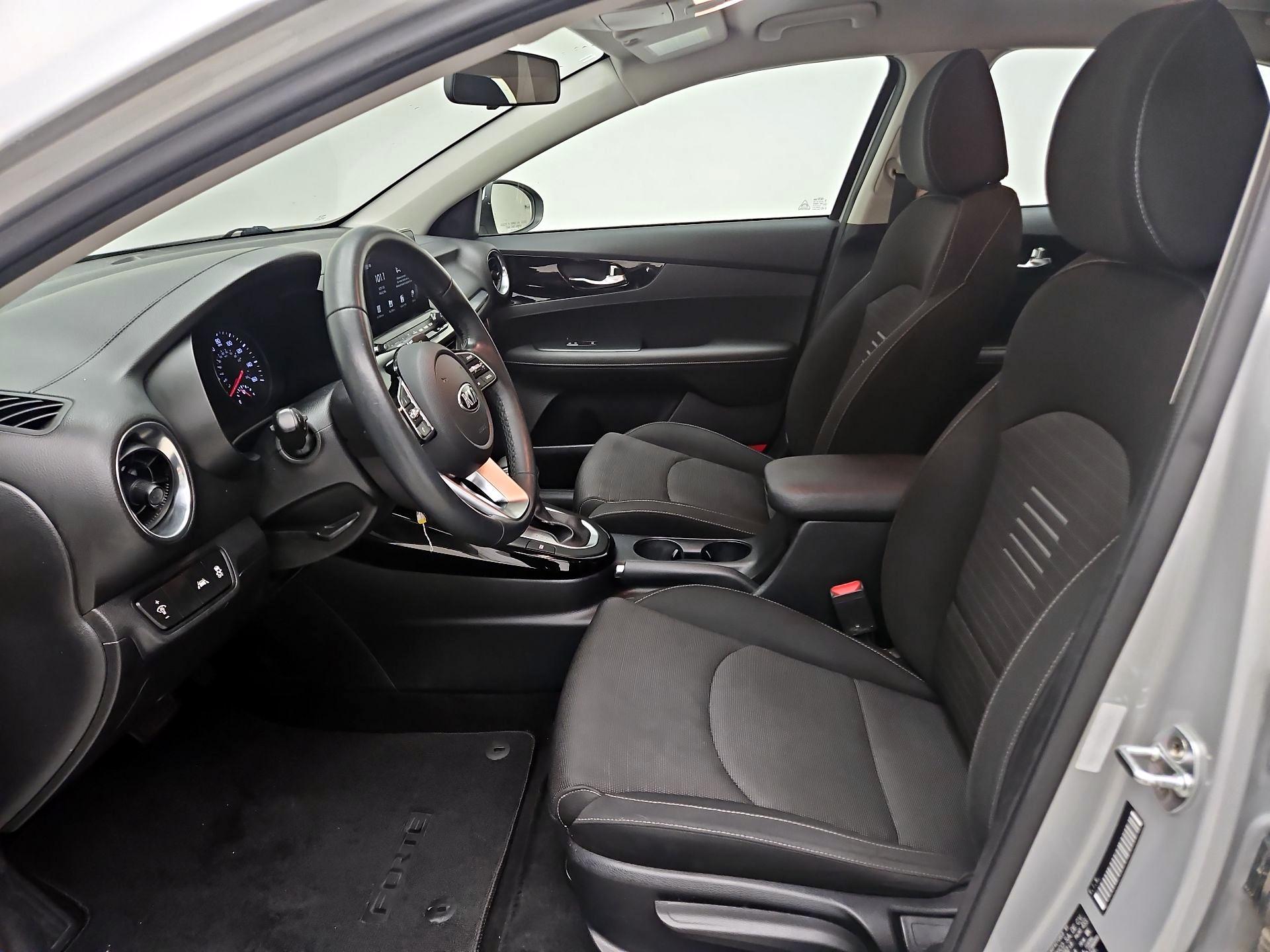 Thumbnail: 2019 Kia Forte - 11