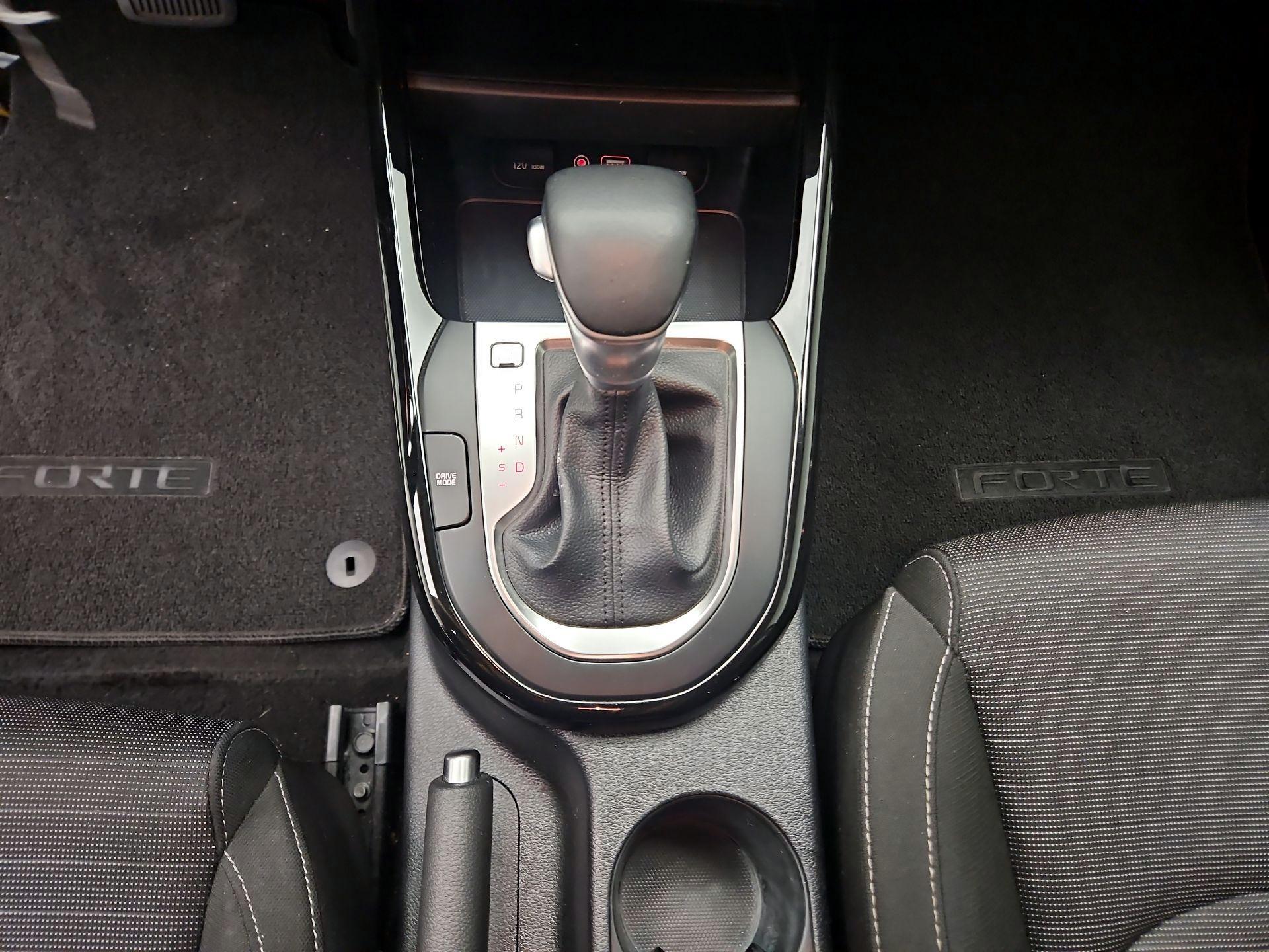 Thumbnail: 2019 Kia Forte - 17