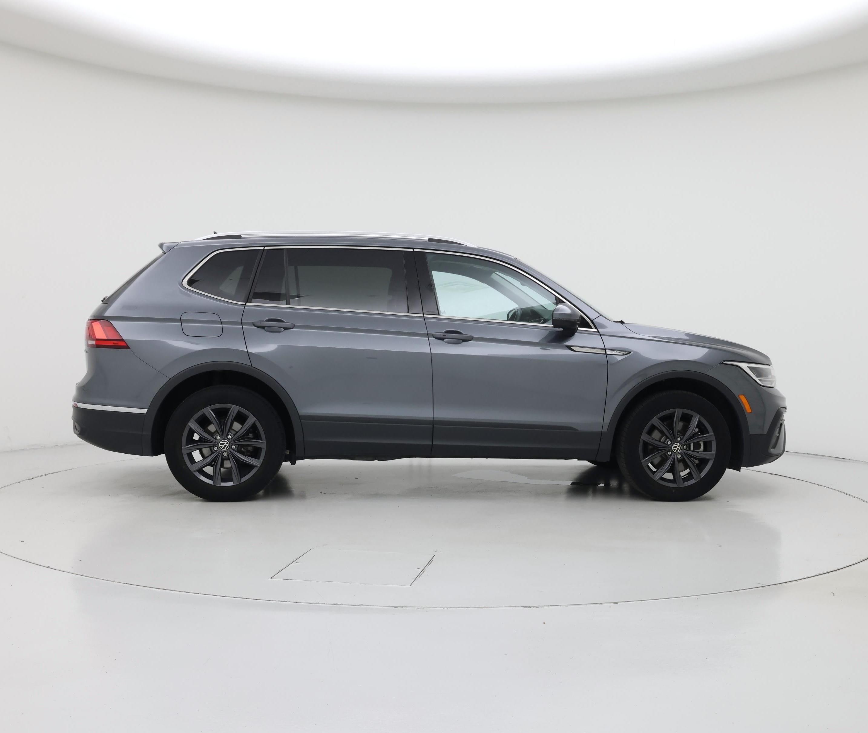 Thumbnail: 2022 Volkswagen Tiguan - 7