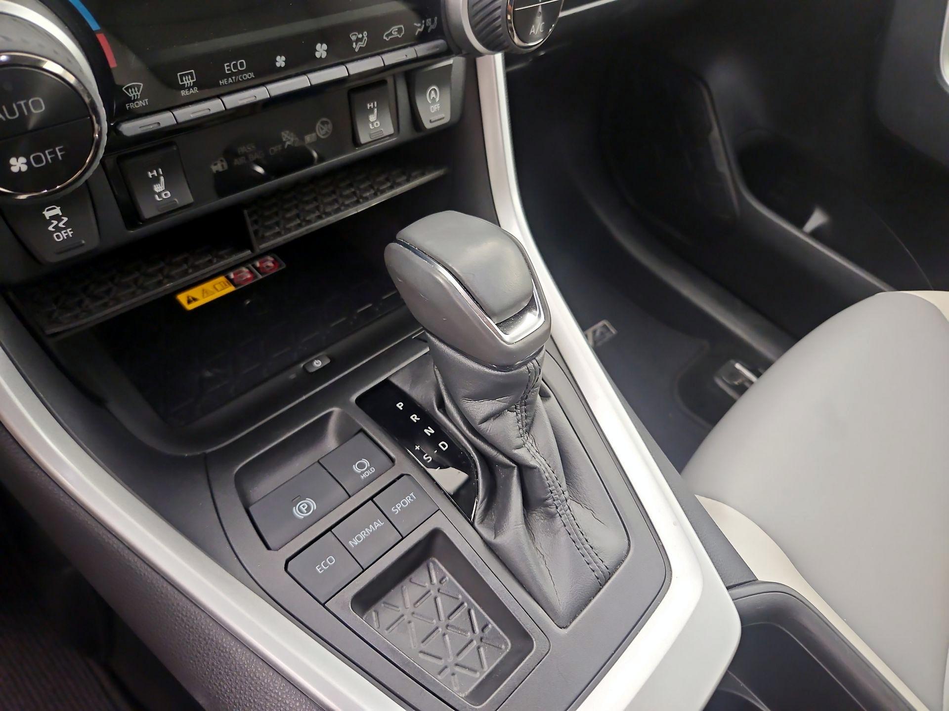 Thumbnail: 2023 Toyota RAV4 - 15