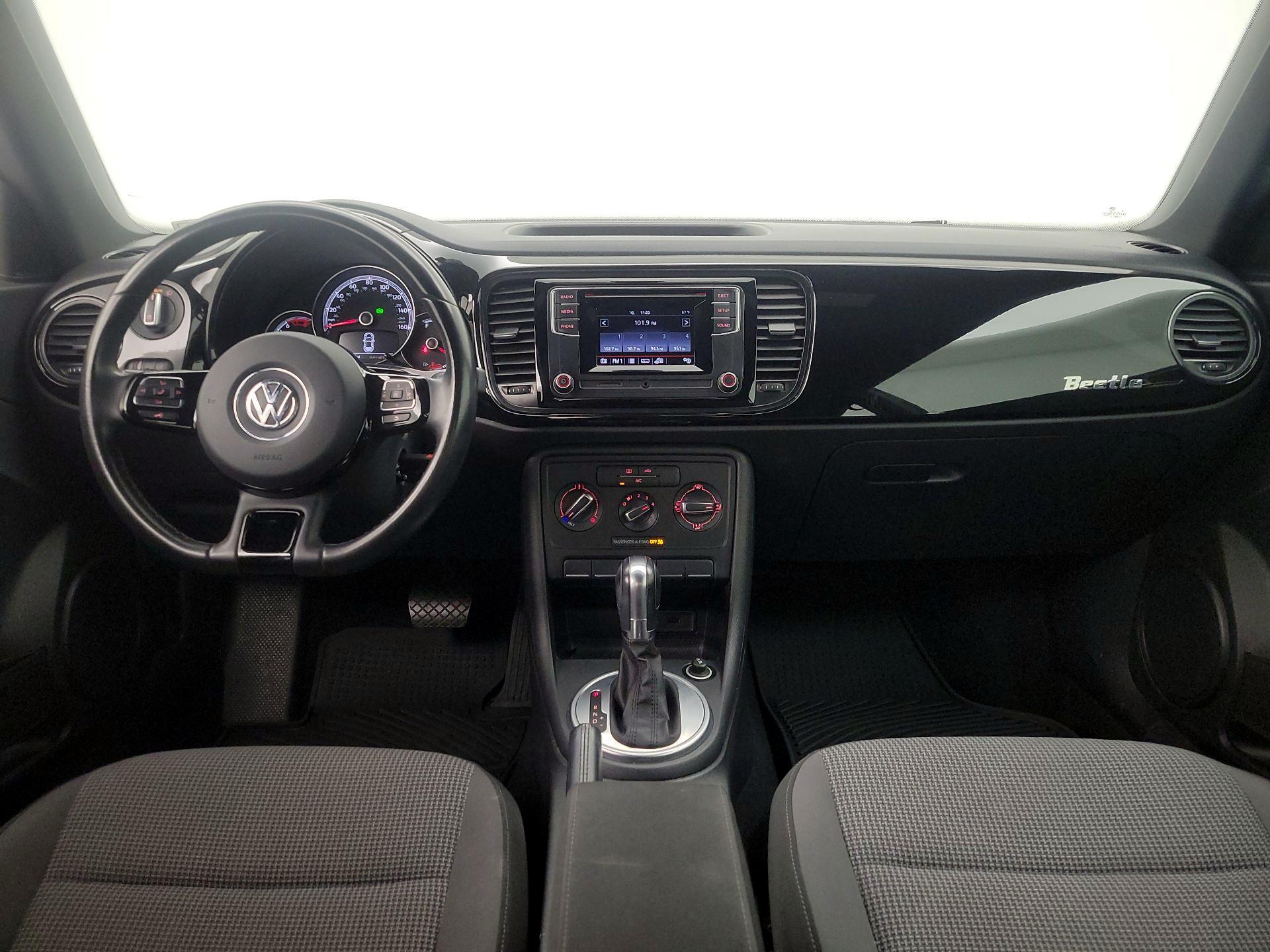 Thumbnail: 2017 Volkswagen Beetle - 9