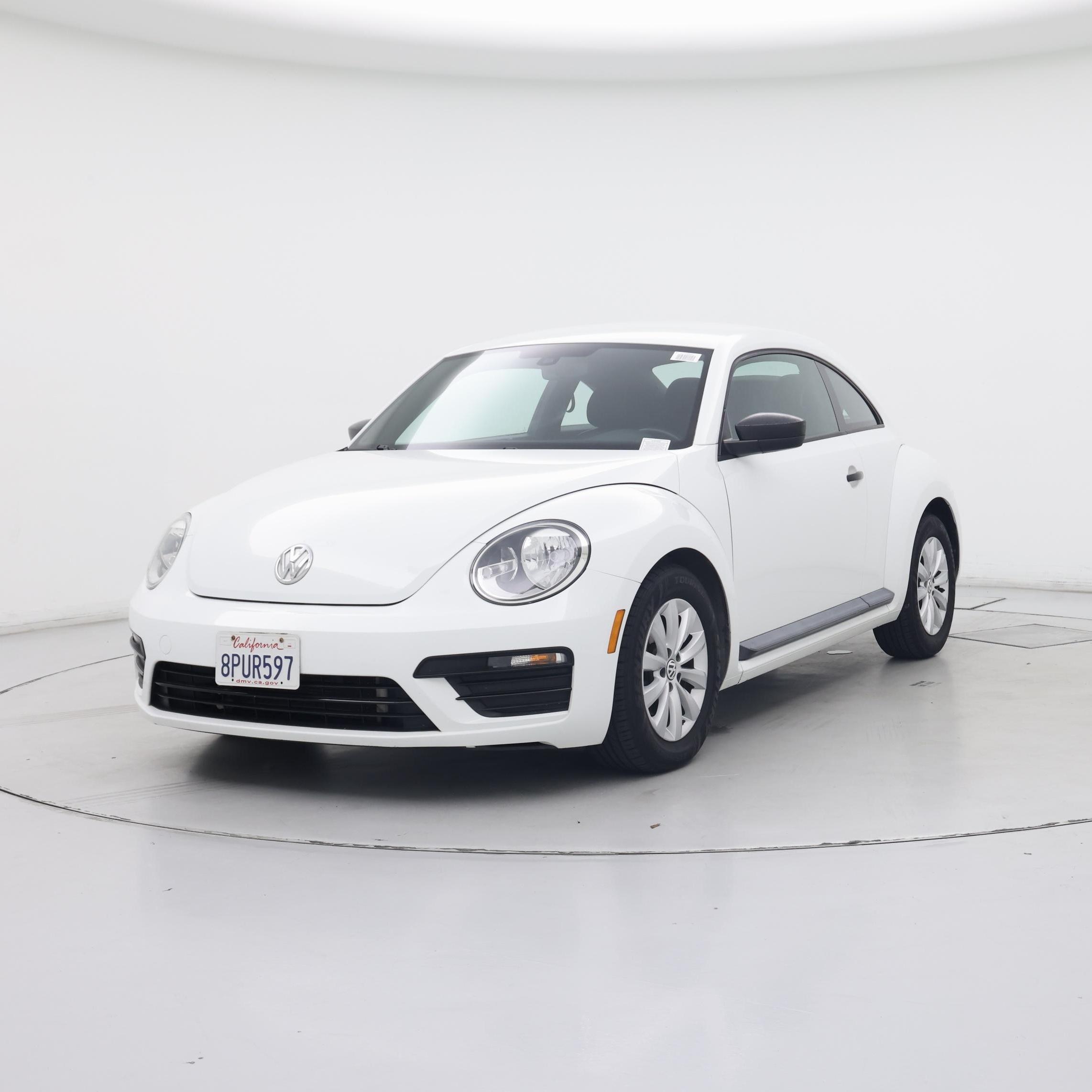 Thumbnail: 2017 Volkswagen Beetle - 4