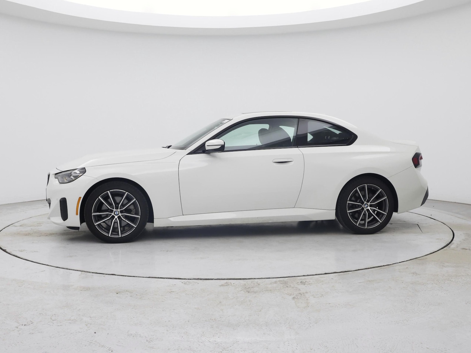 2023 BMW 2 Series 230i - Photo 4