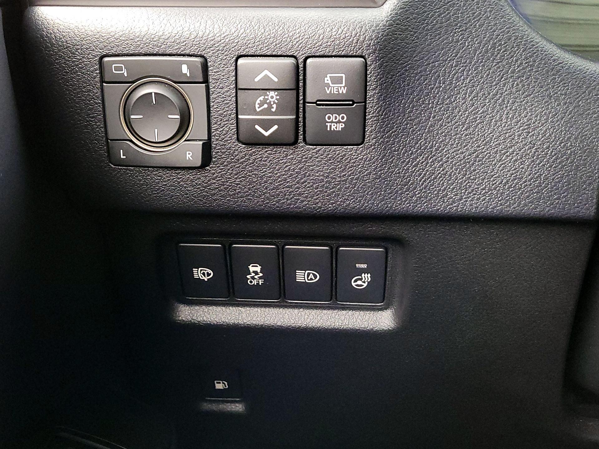 Thumbnail: 2023 Lexus GX - 13