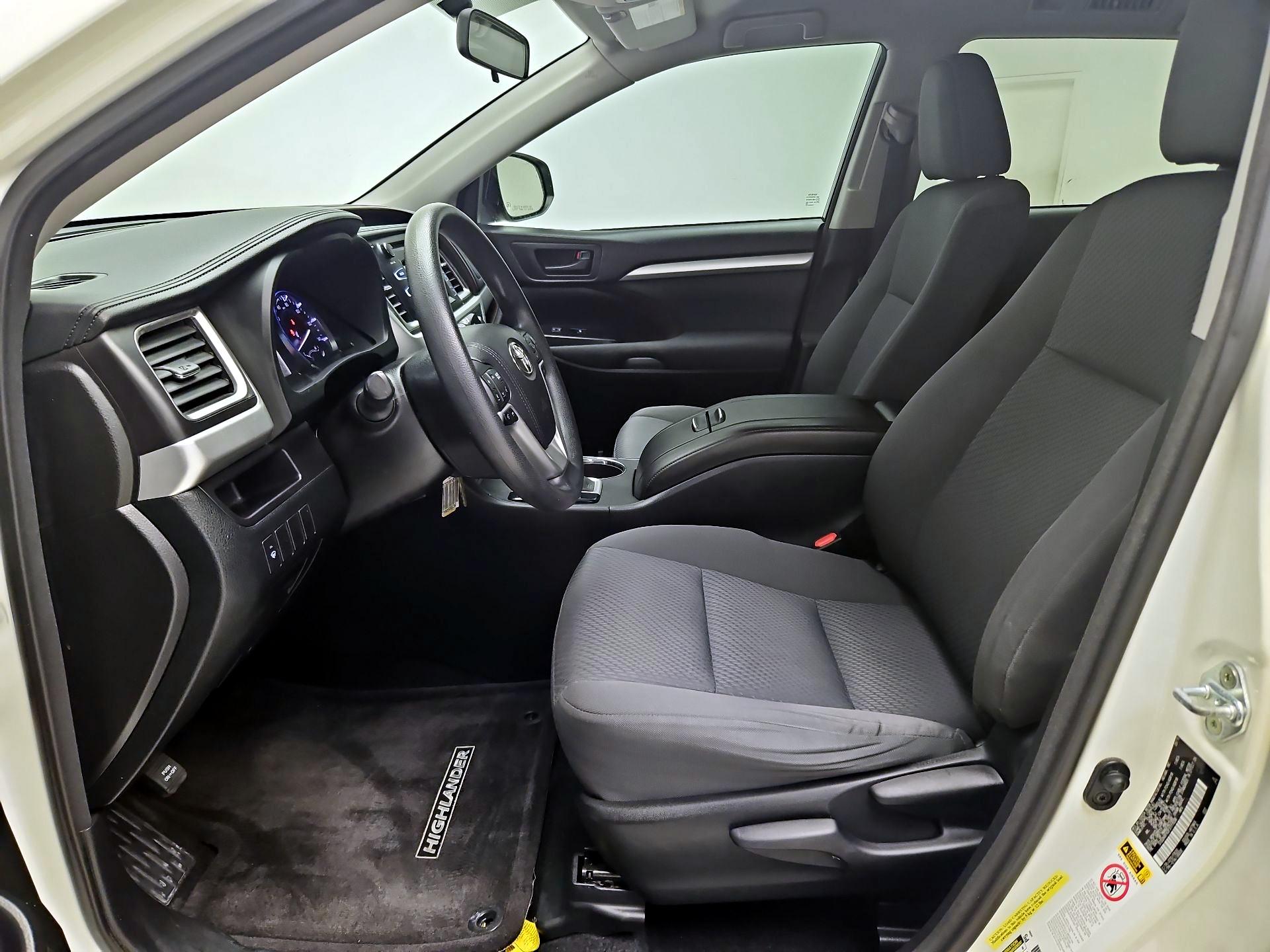 Thumbnail: 2015 Toyota Highlander - 11