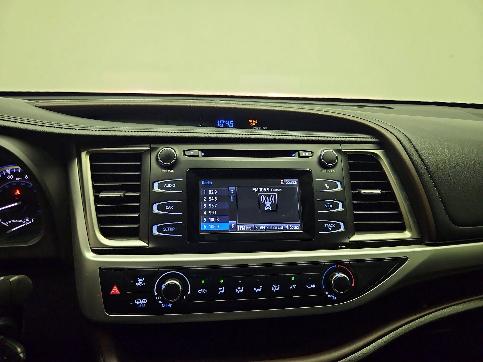 Thumbnail: 2015 Toyota Highlander - 14