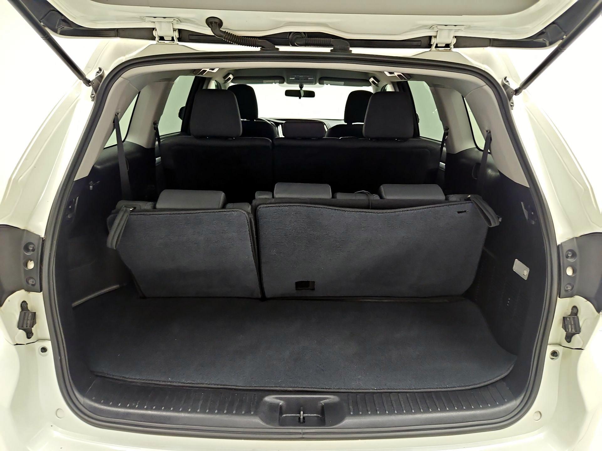 Thumbnail: 2015 Toyota Highlander - 18