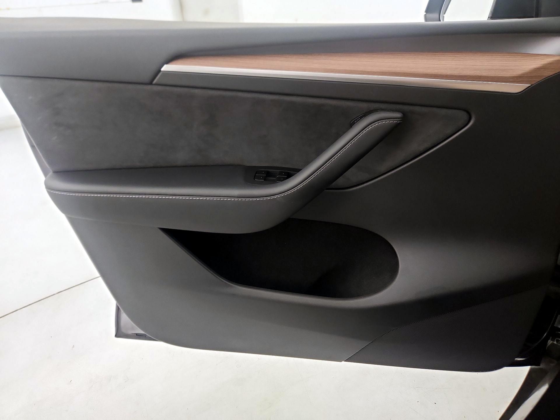 Thumbnail: 2025 Tesla Model Y - 12