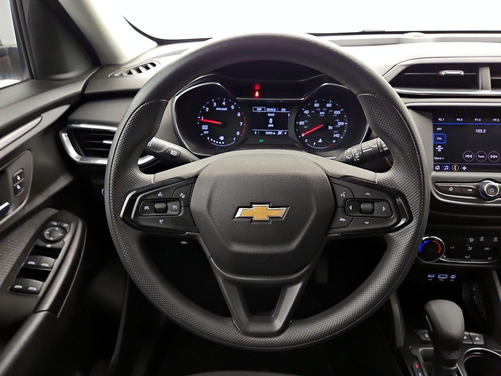 2023 Chevrolet TrailBlazer LT - Photo 11