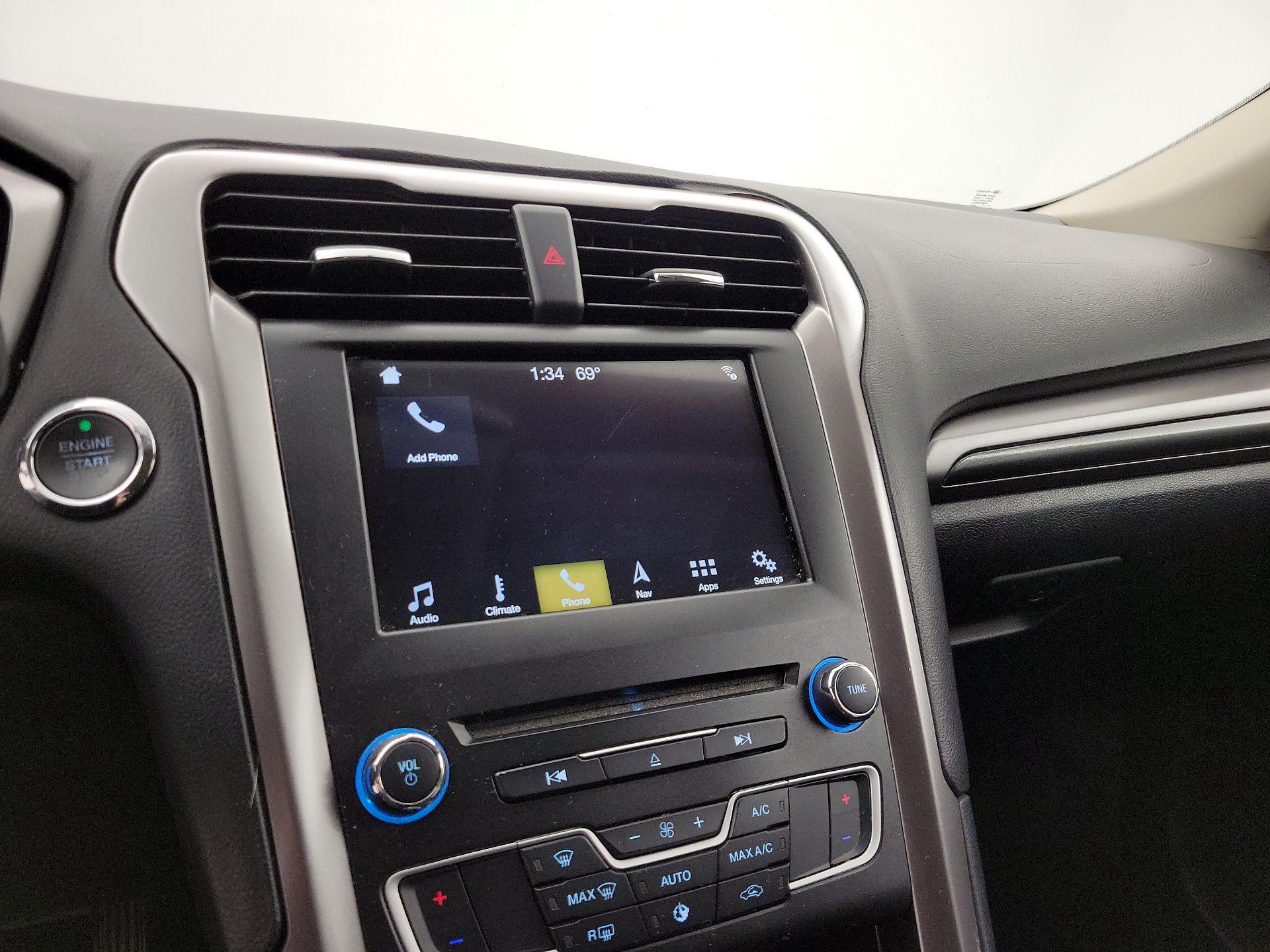 Thumbnail: 2017 Ford Fusion - 16