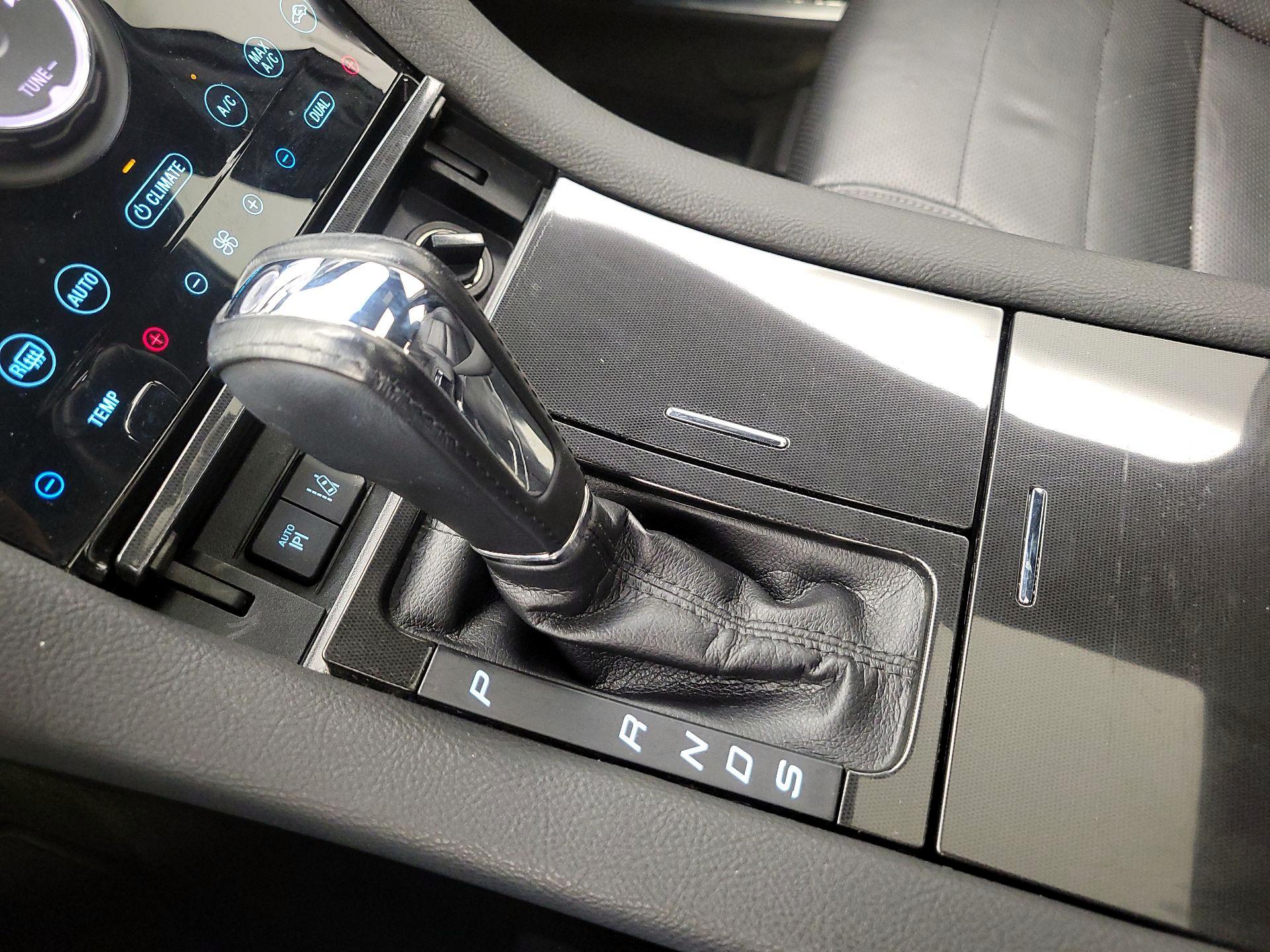 Thumbnail: 2018 Ford Taurus - 18