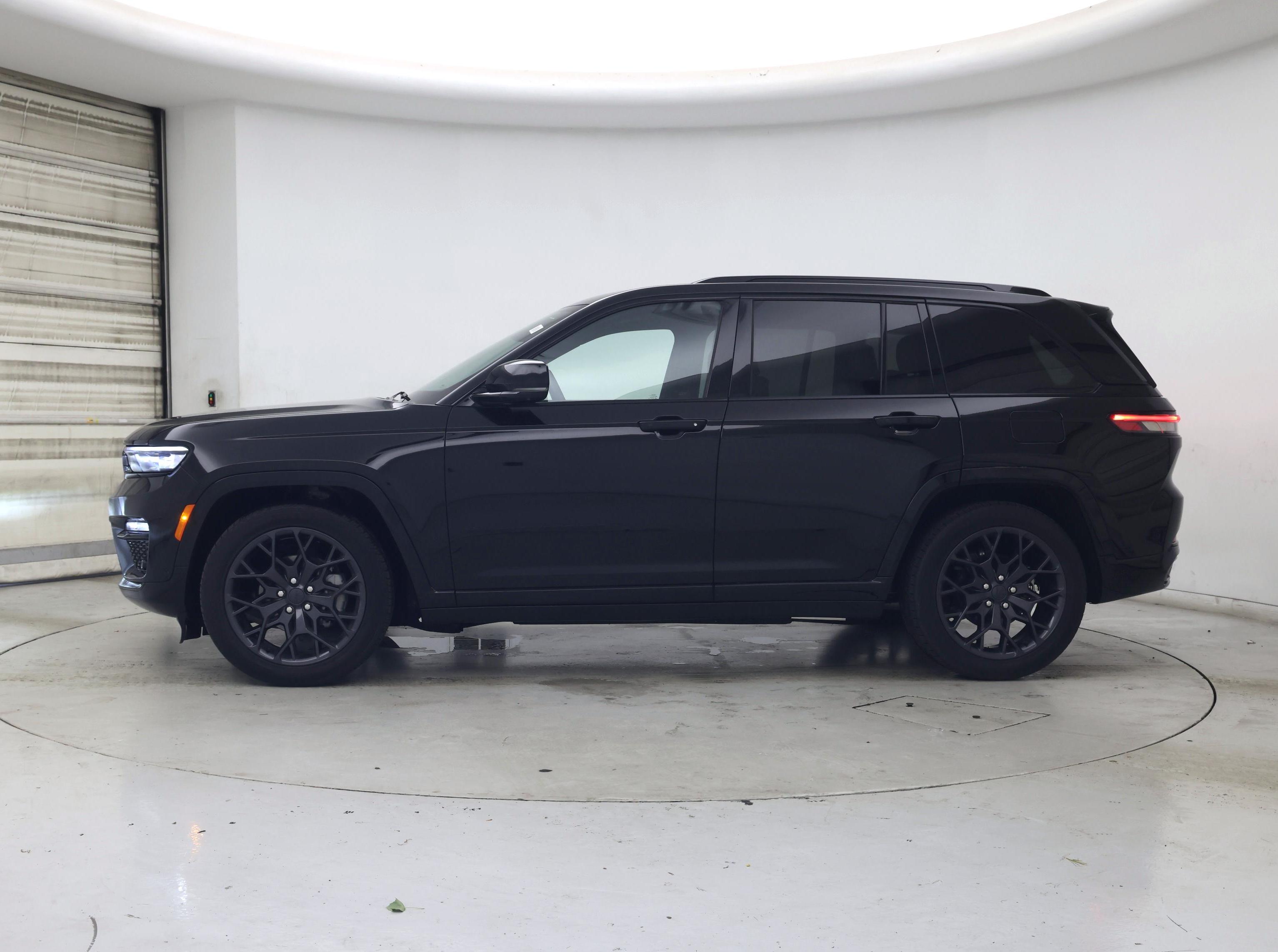Thumbnail: 2025 Jeep Grand Cherokee - 3