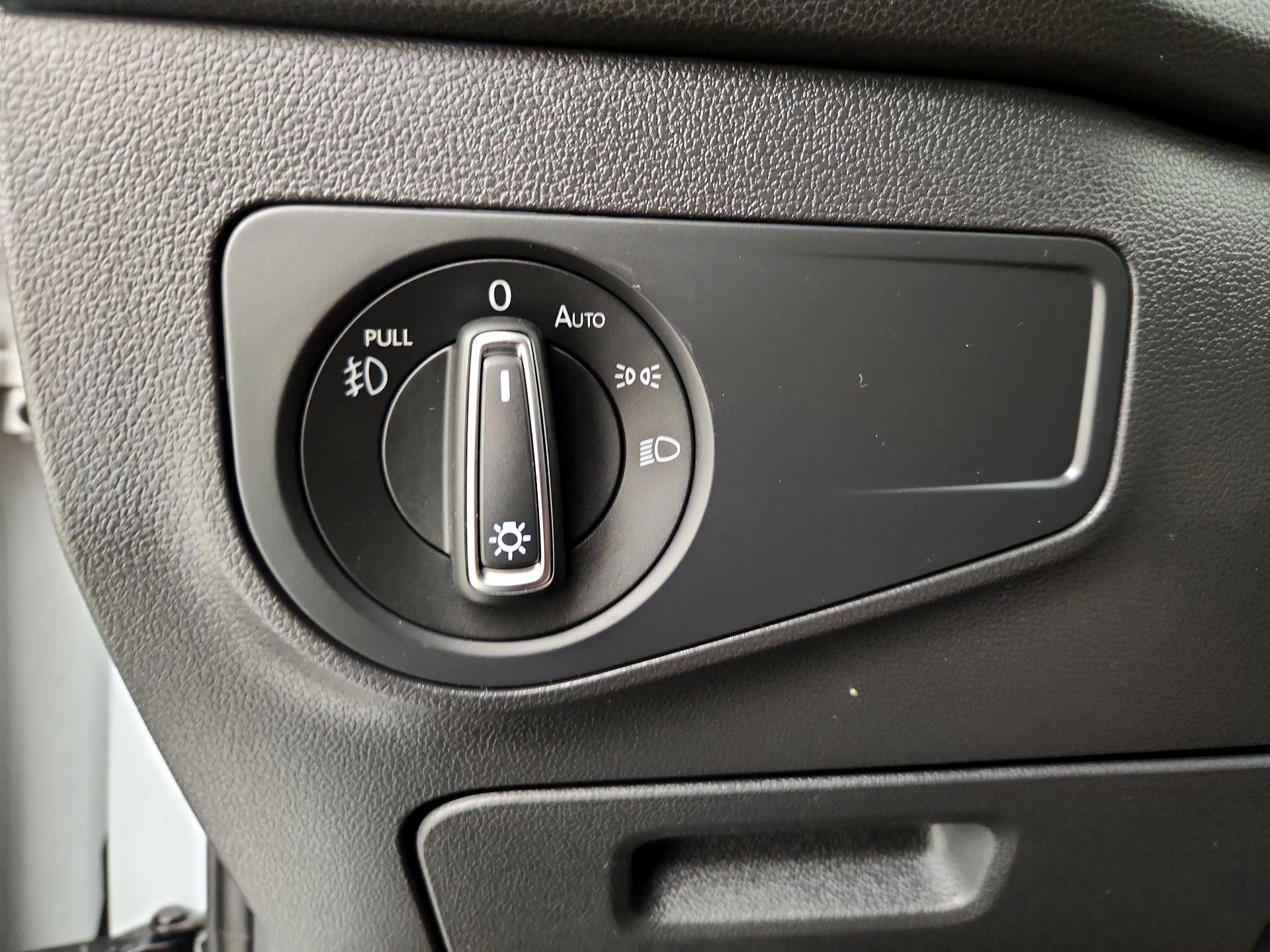 Thumbnail: 2019 Volkswagen Tiguan - 13