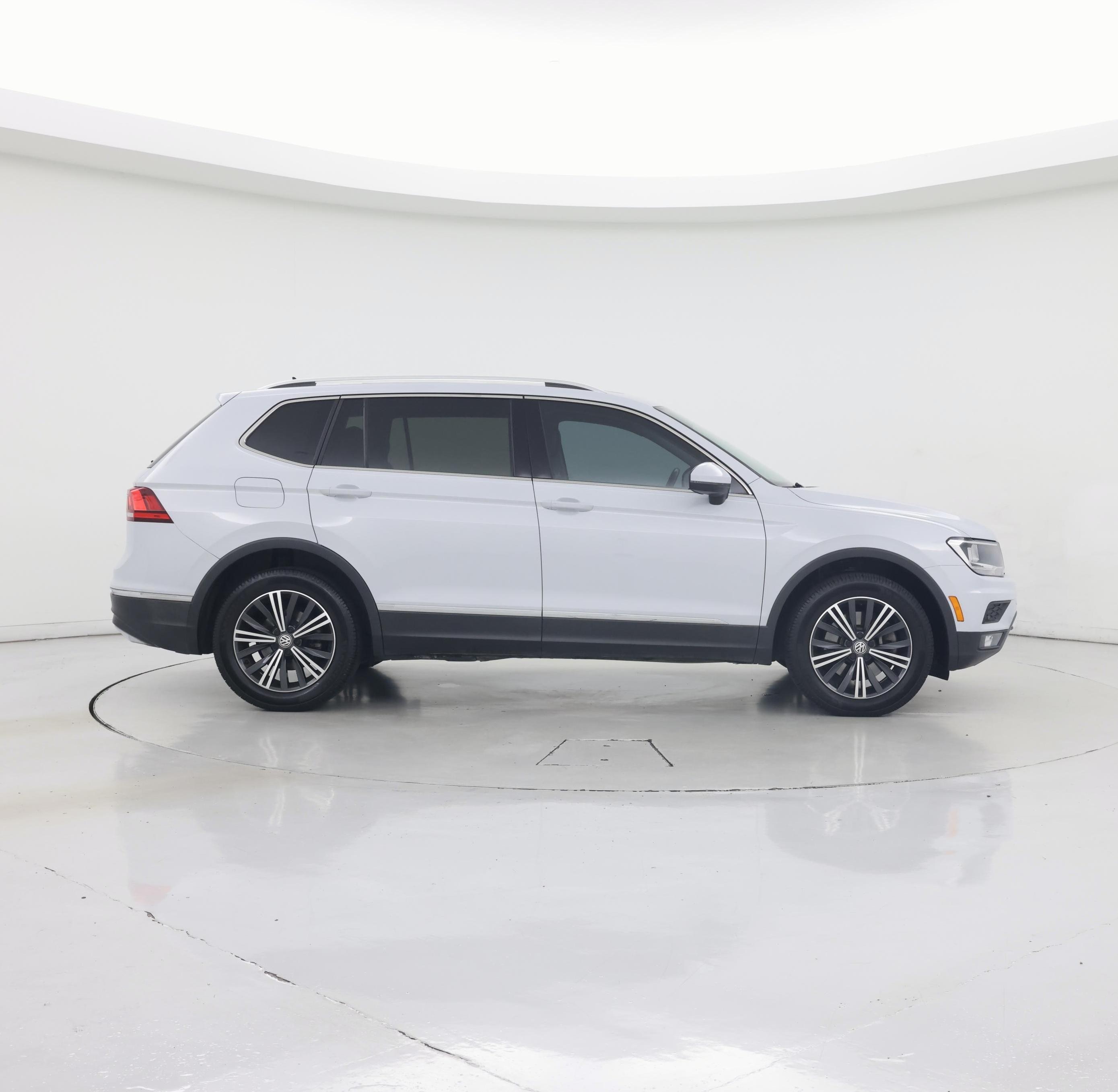 Thumbnail: 2019 Volkswagen Tiguan - 7