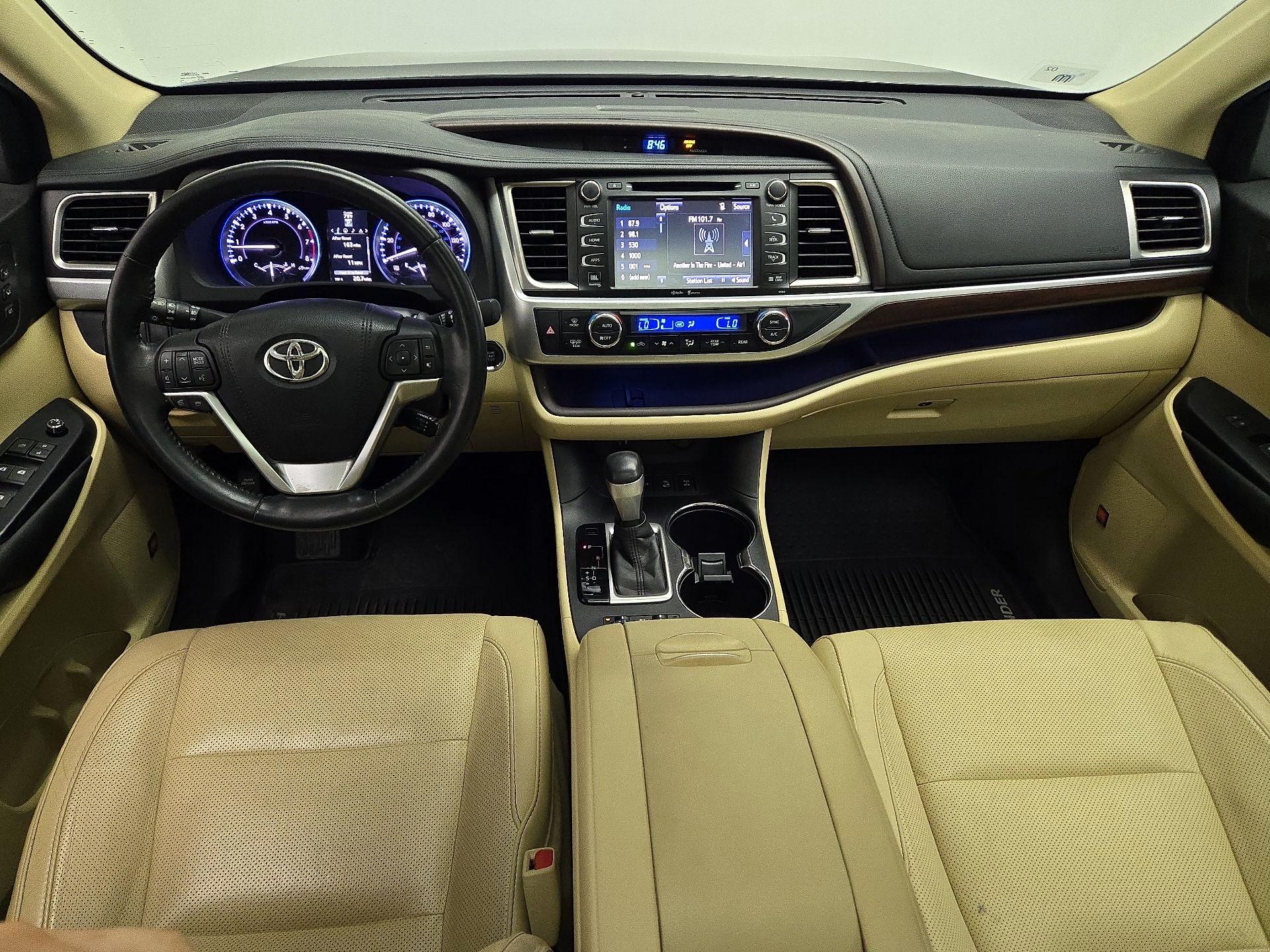 Thumbnail: 2015 Toyota Highlander - 9
