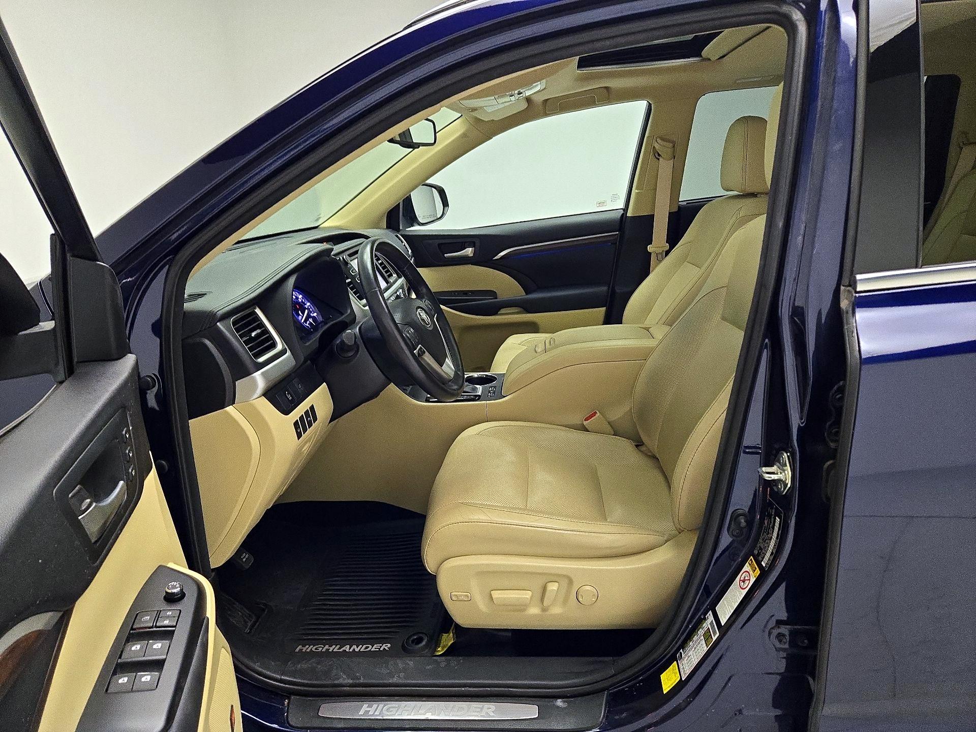 Thumbnail: 2015 Toyota Highlander - 11