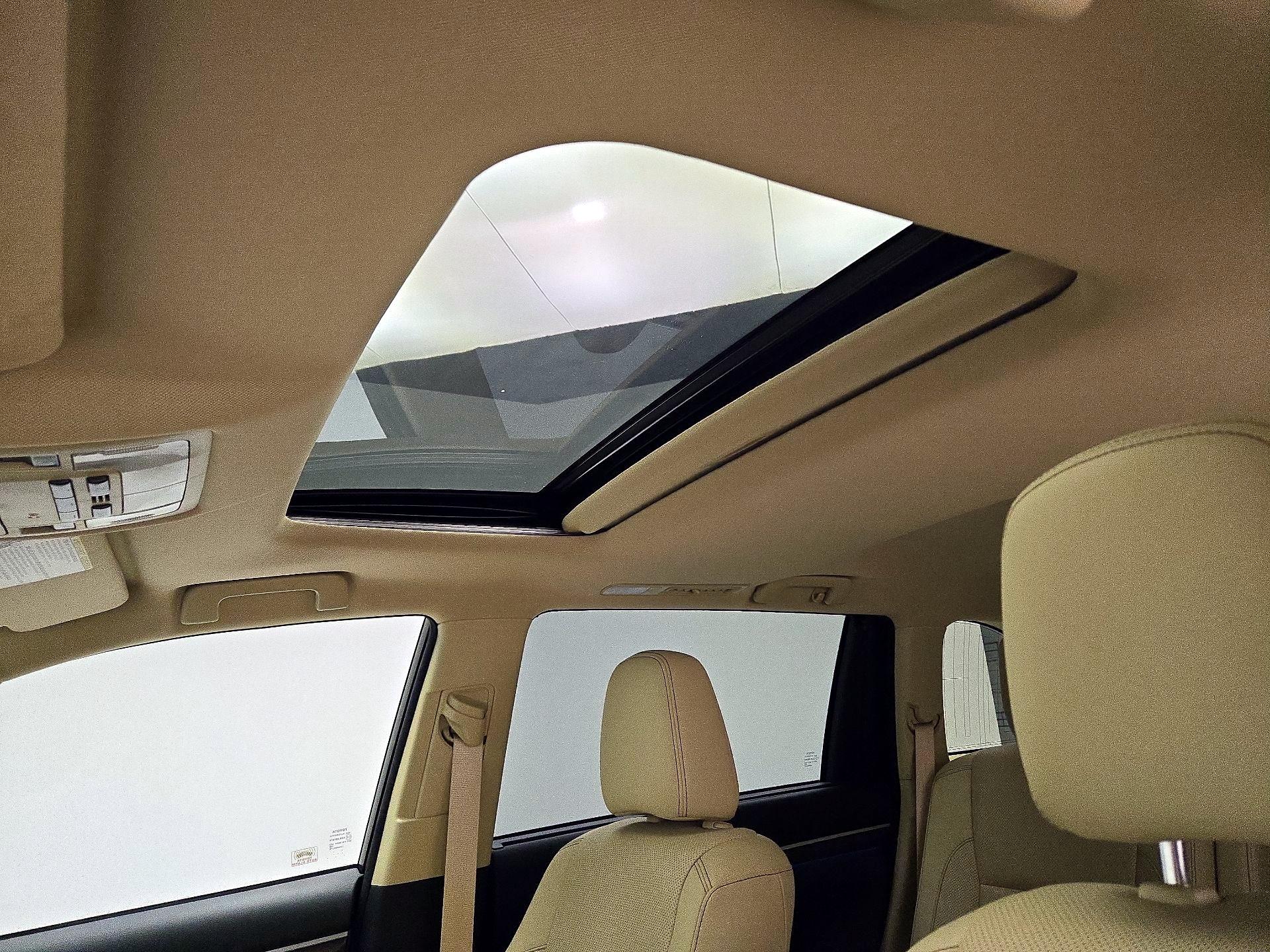 Thumbnail: 2015 Toyota Highlander - 19