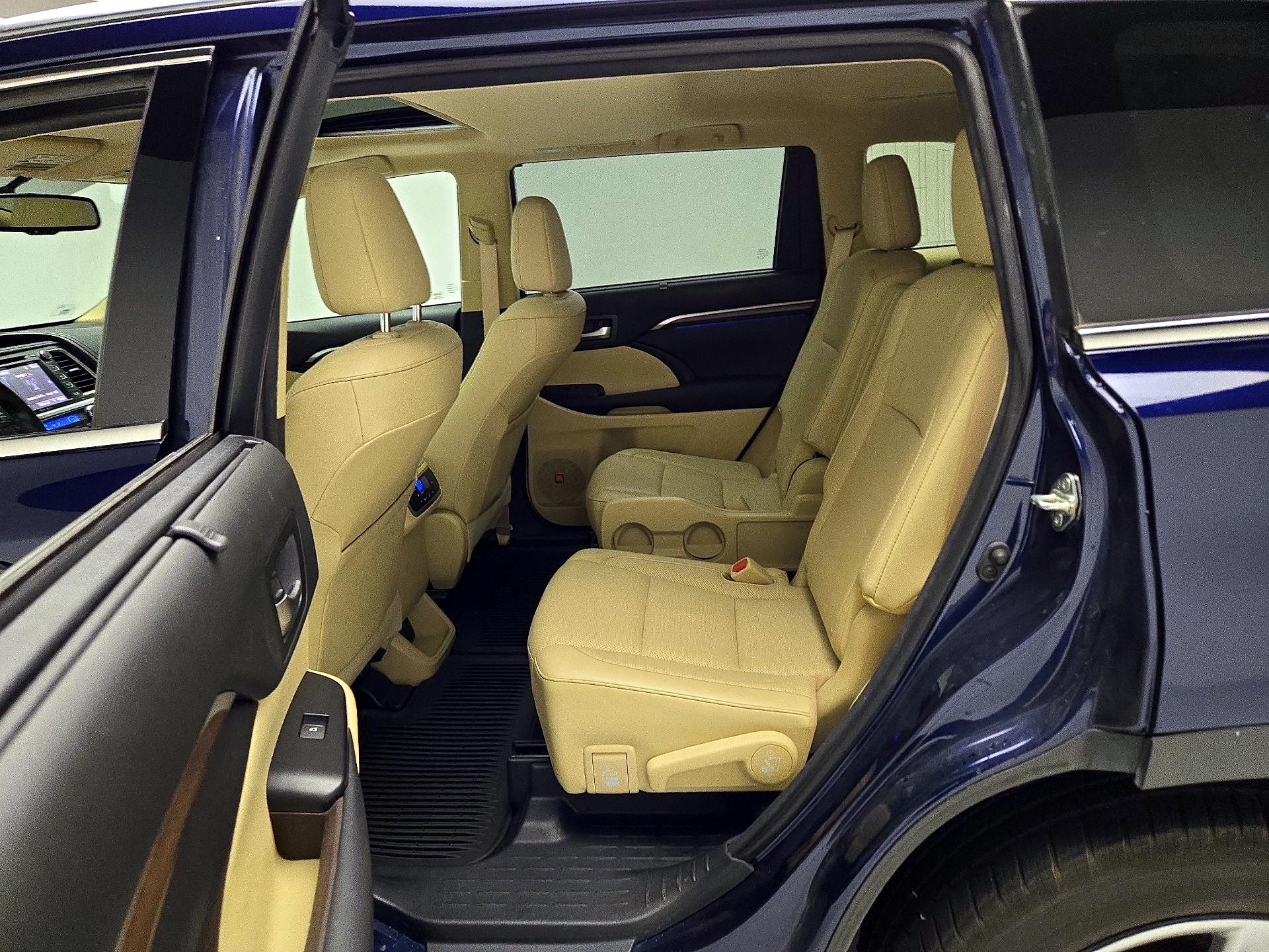 Thumbnail: 2015 Toyota Highlander - 20