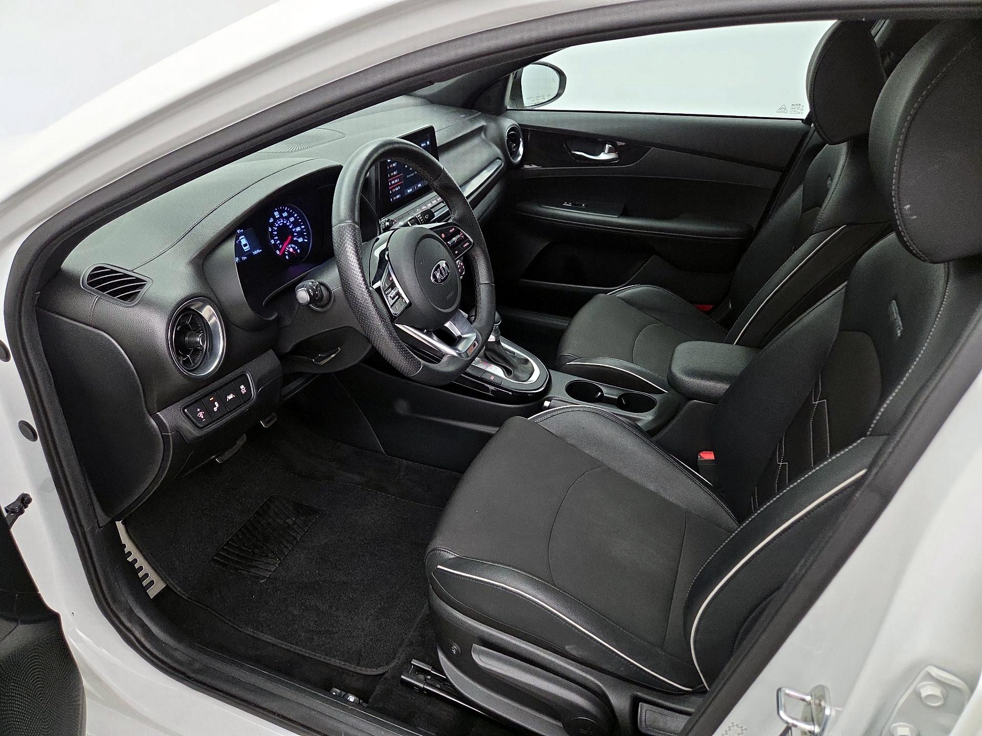 Thumbnail: 2020 Kia Forte - 11