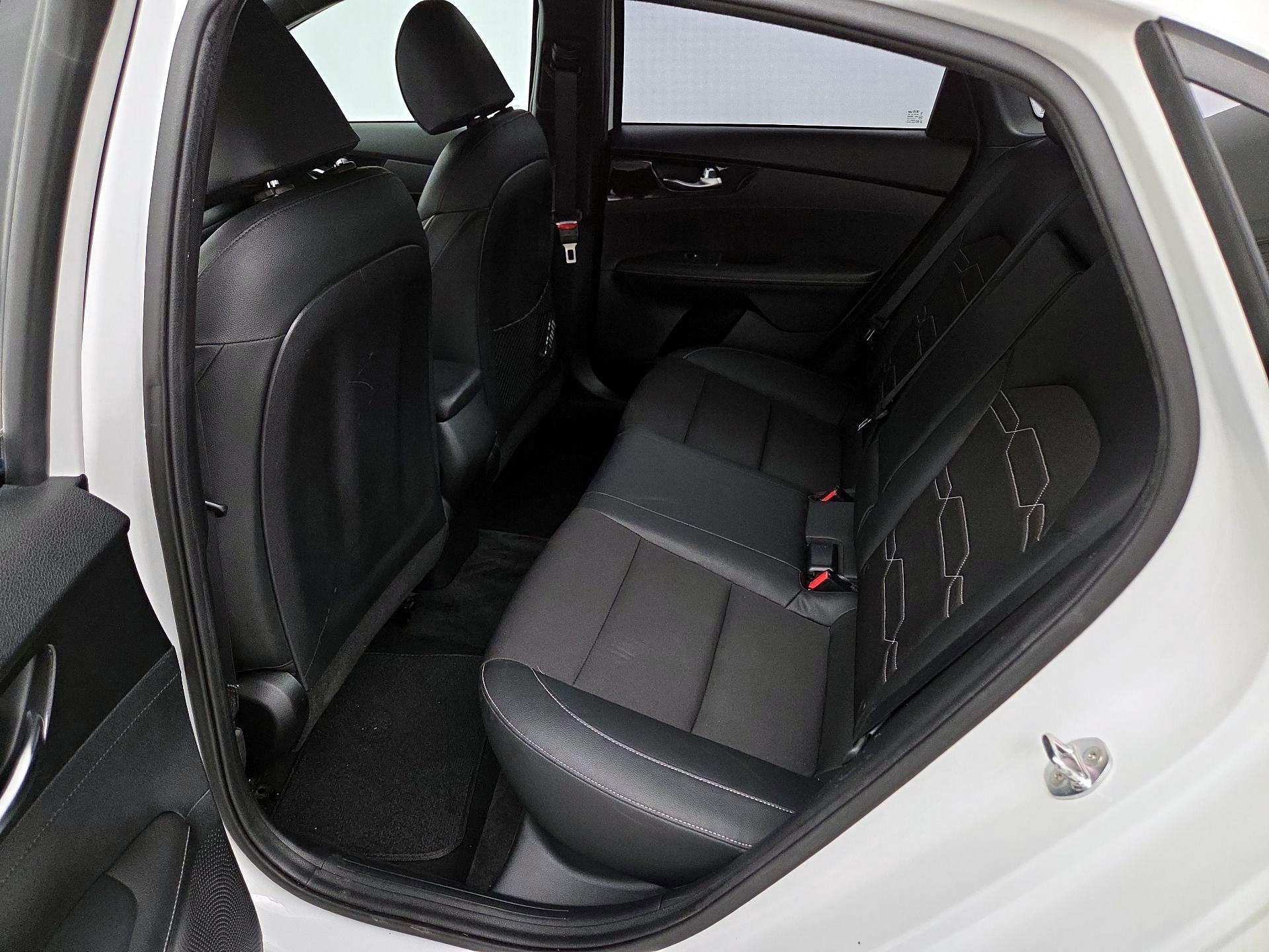 Thumbnail: 2020 Kia Forte - 19