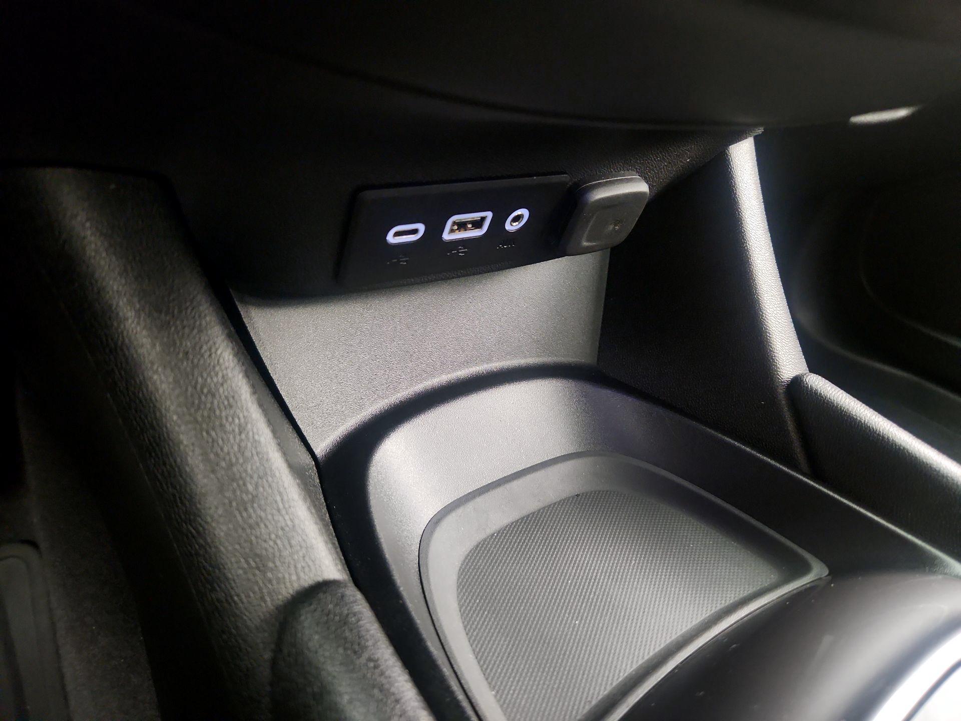 Thumbnail: 2021 Chevrolet Malibu - 18