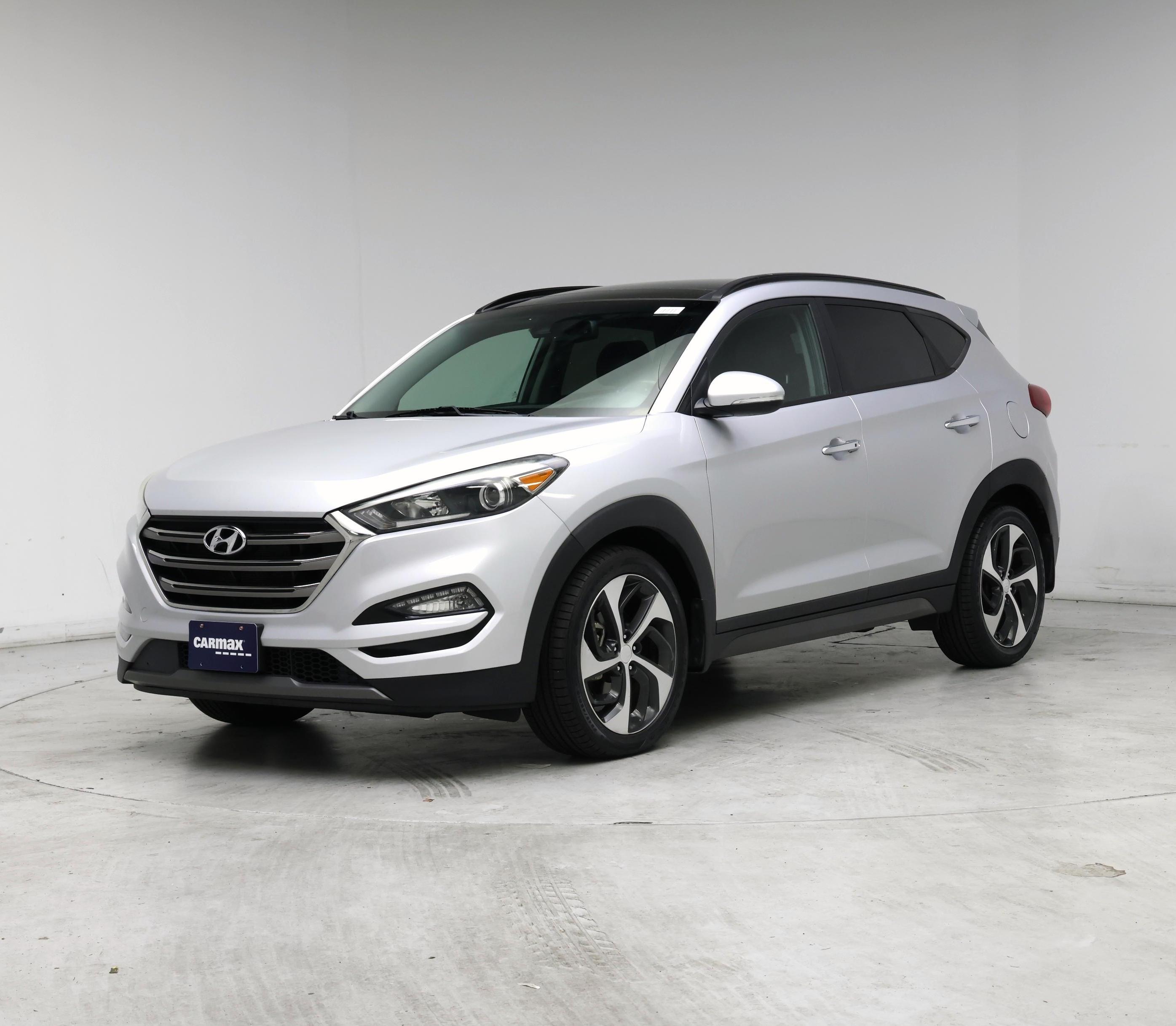 Thumbnail: 2016 Hyundai Tucson - 4