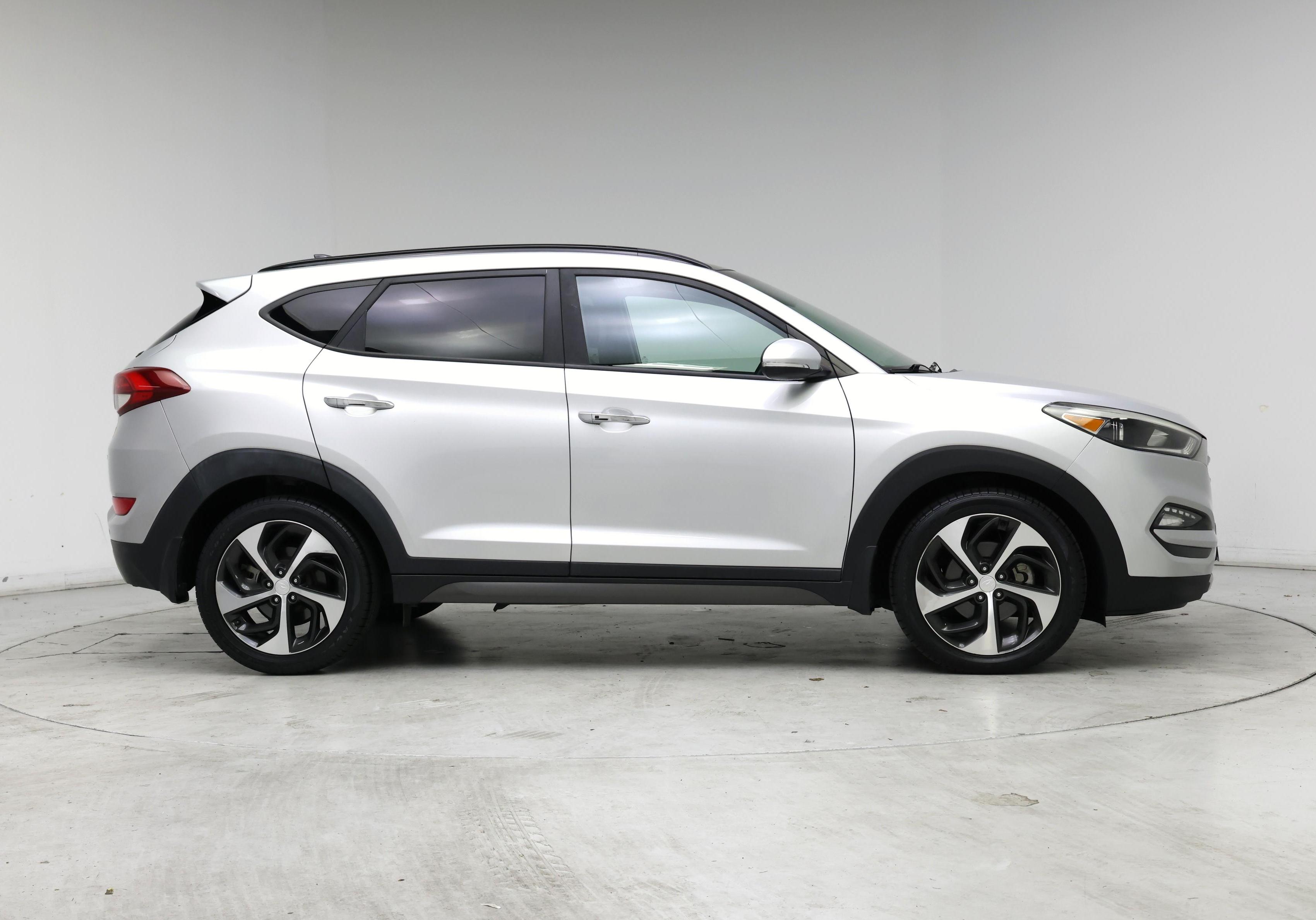 Thumbnail: 2016 Hyundai Tucson - 7